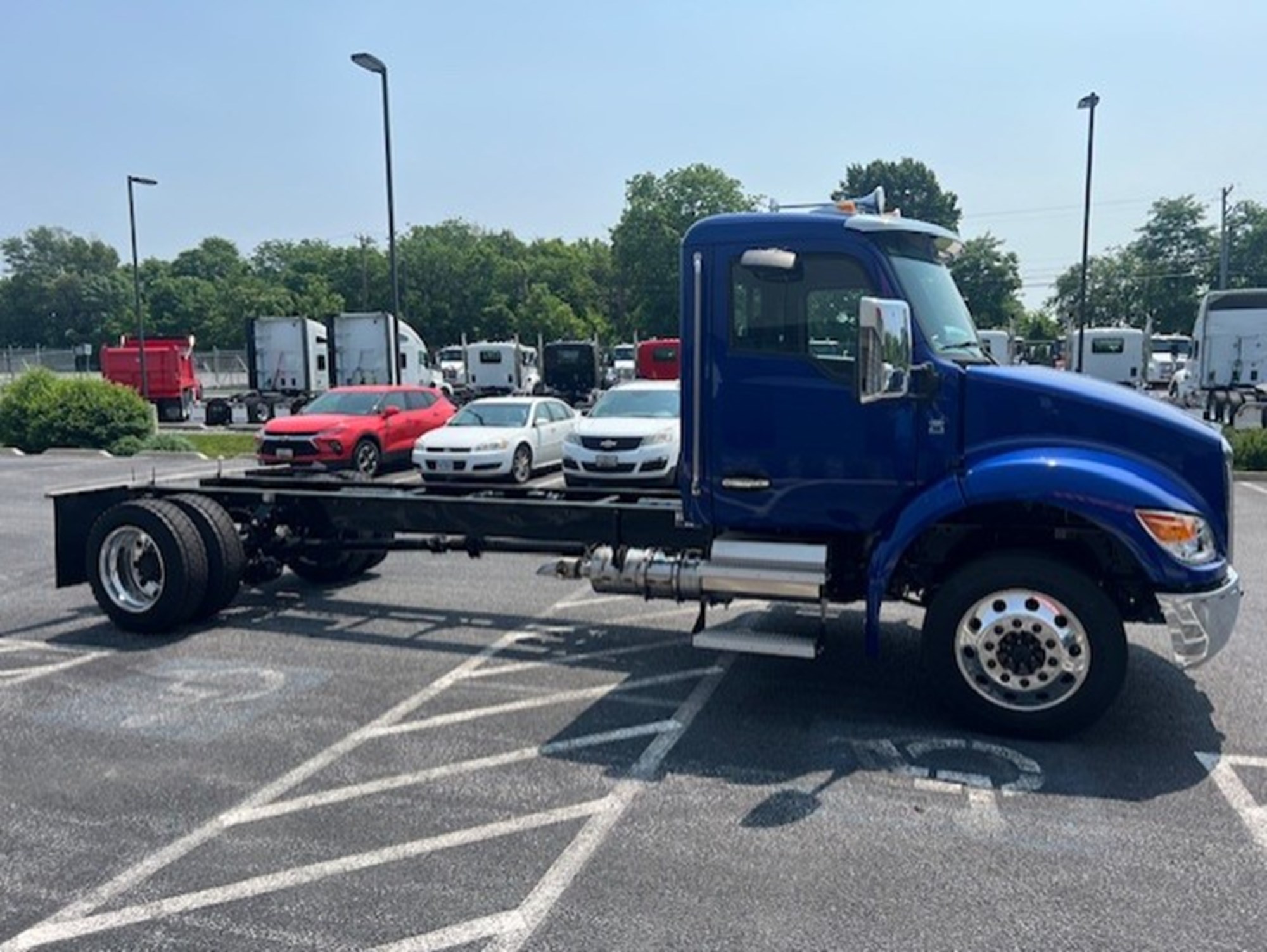 2025 Kenworth T280 - image 4 of 6
