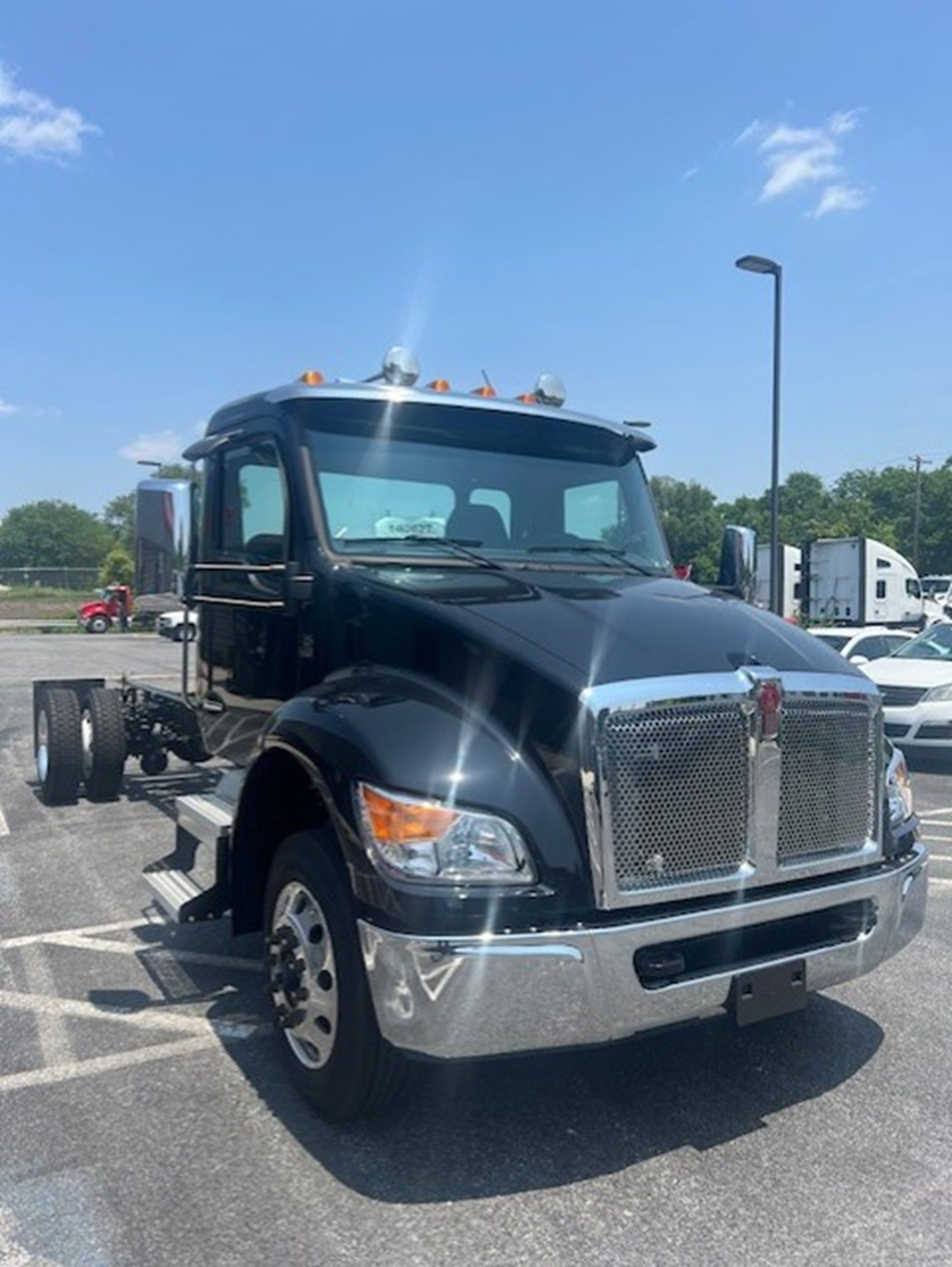 2025 Kenworth T280 - image 4 of 6