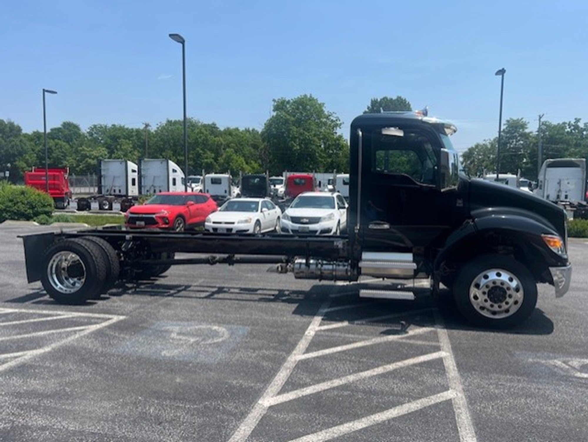 2025 Kenworth T280 - image 5 of 6