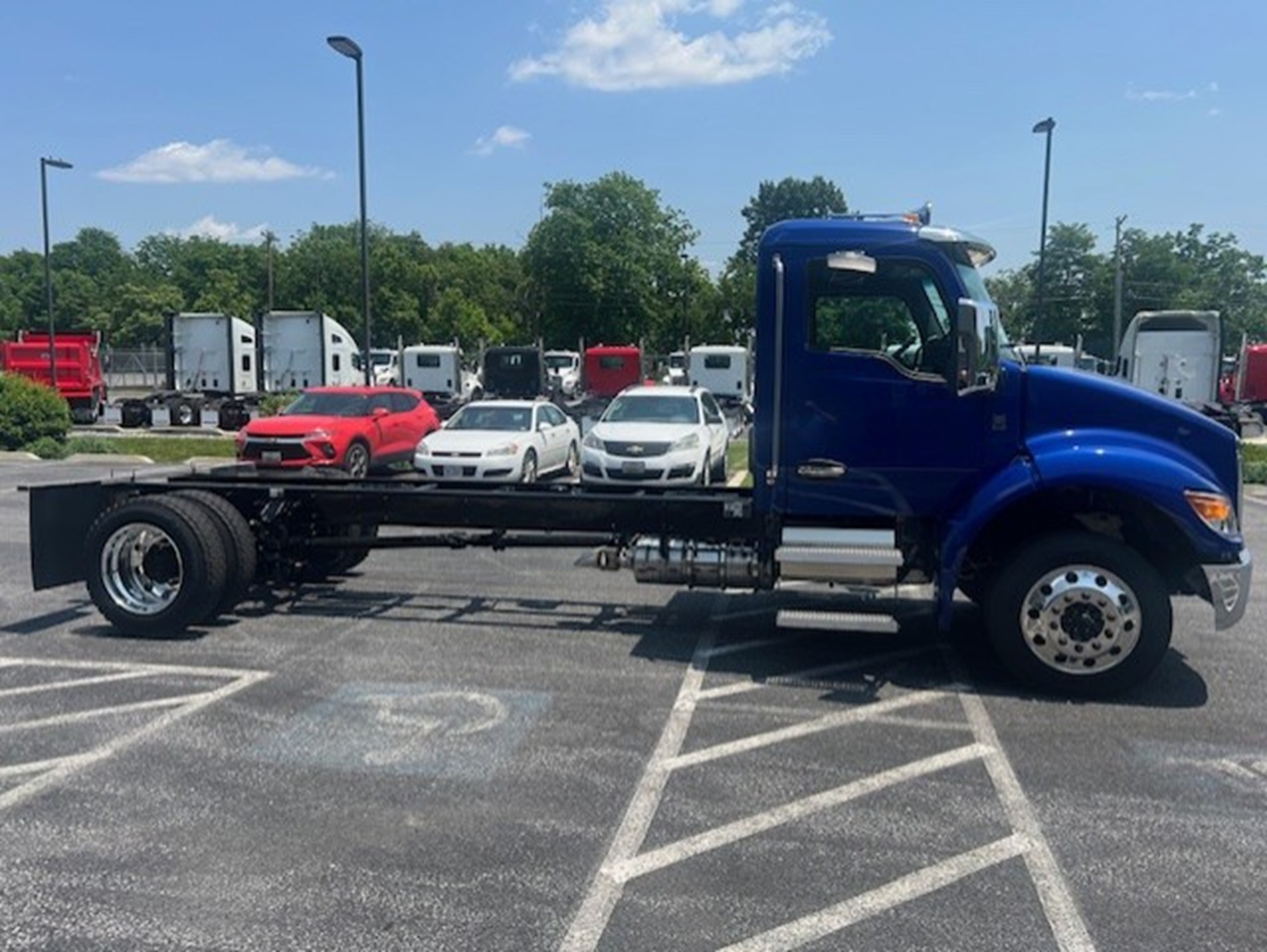 2025 Kenworth T280 - image 5 of 6
