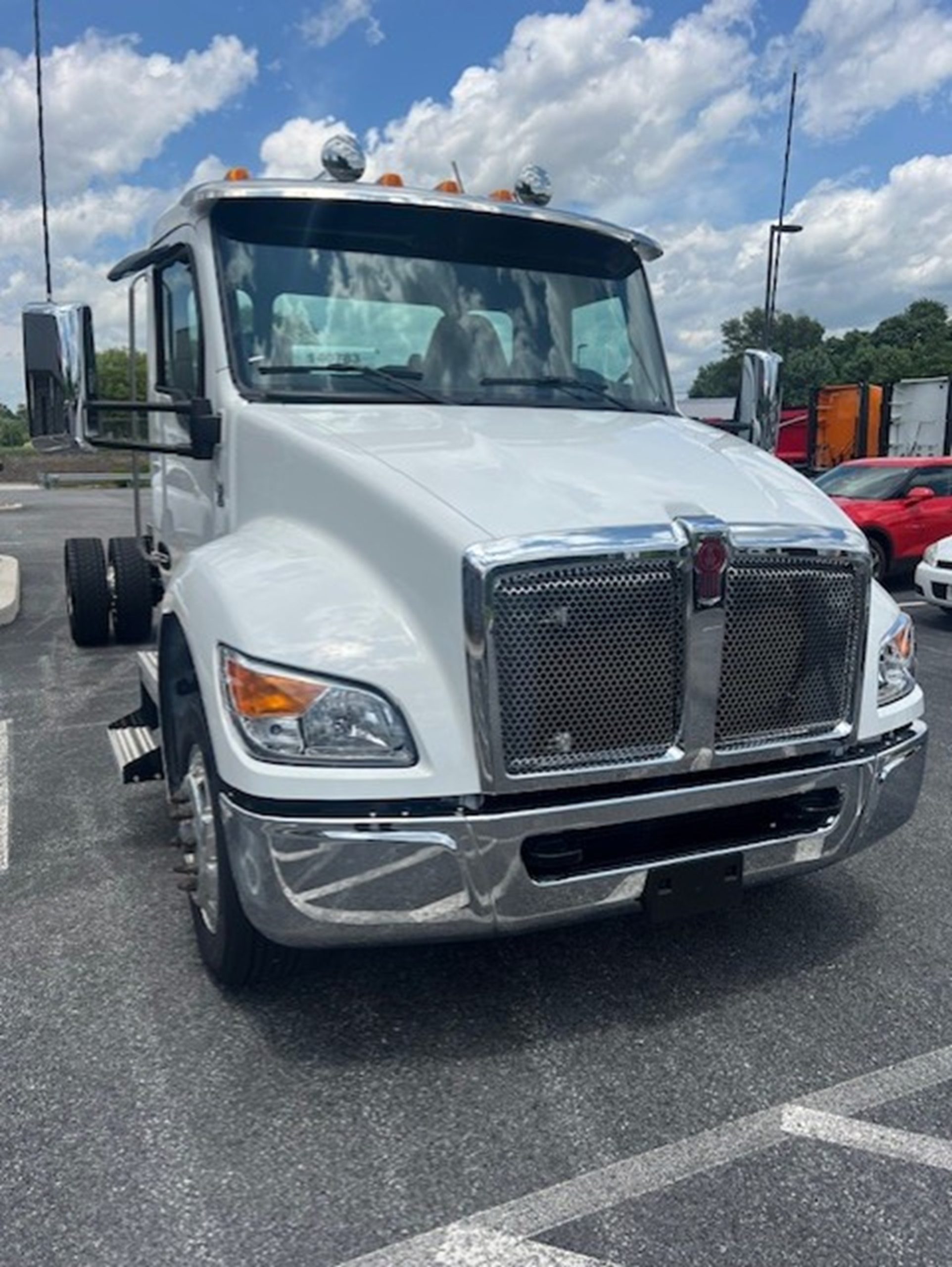 2025 Kenworth T380 - image 1 of 6