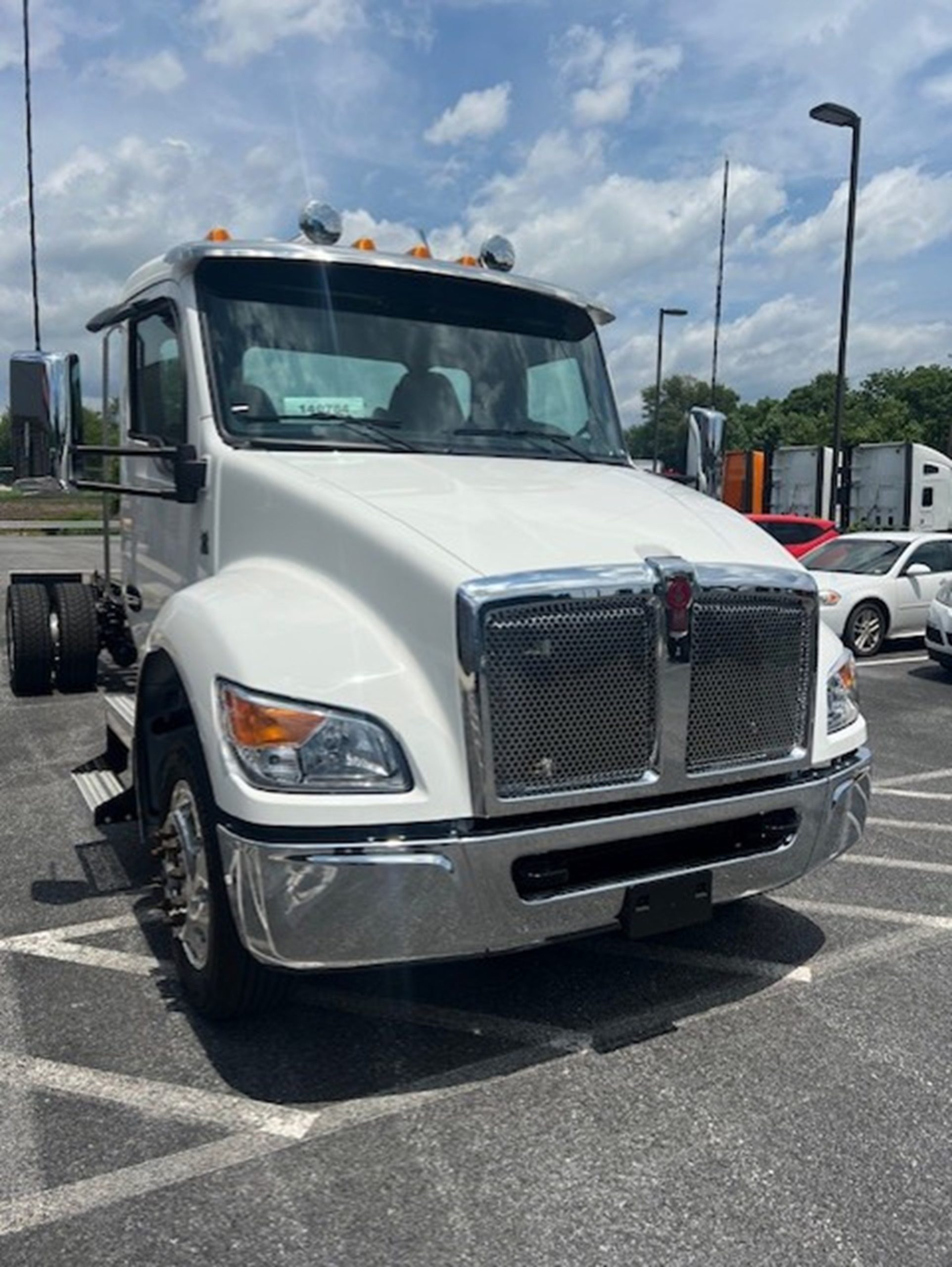 2025 Kenworth T380 - image 3 of 6