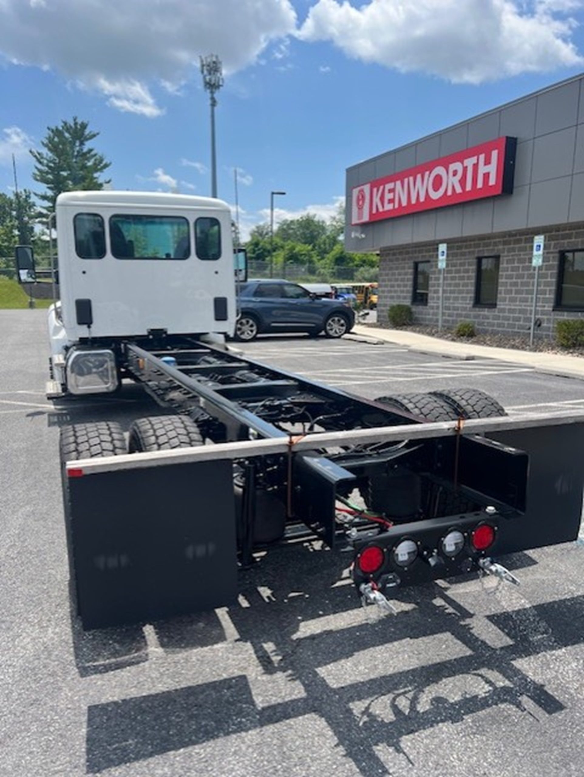 2025 Kenworth T380 - image 6 of 6