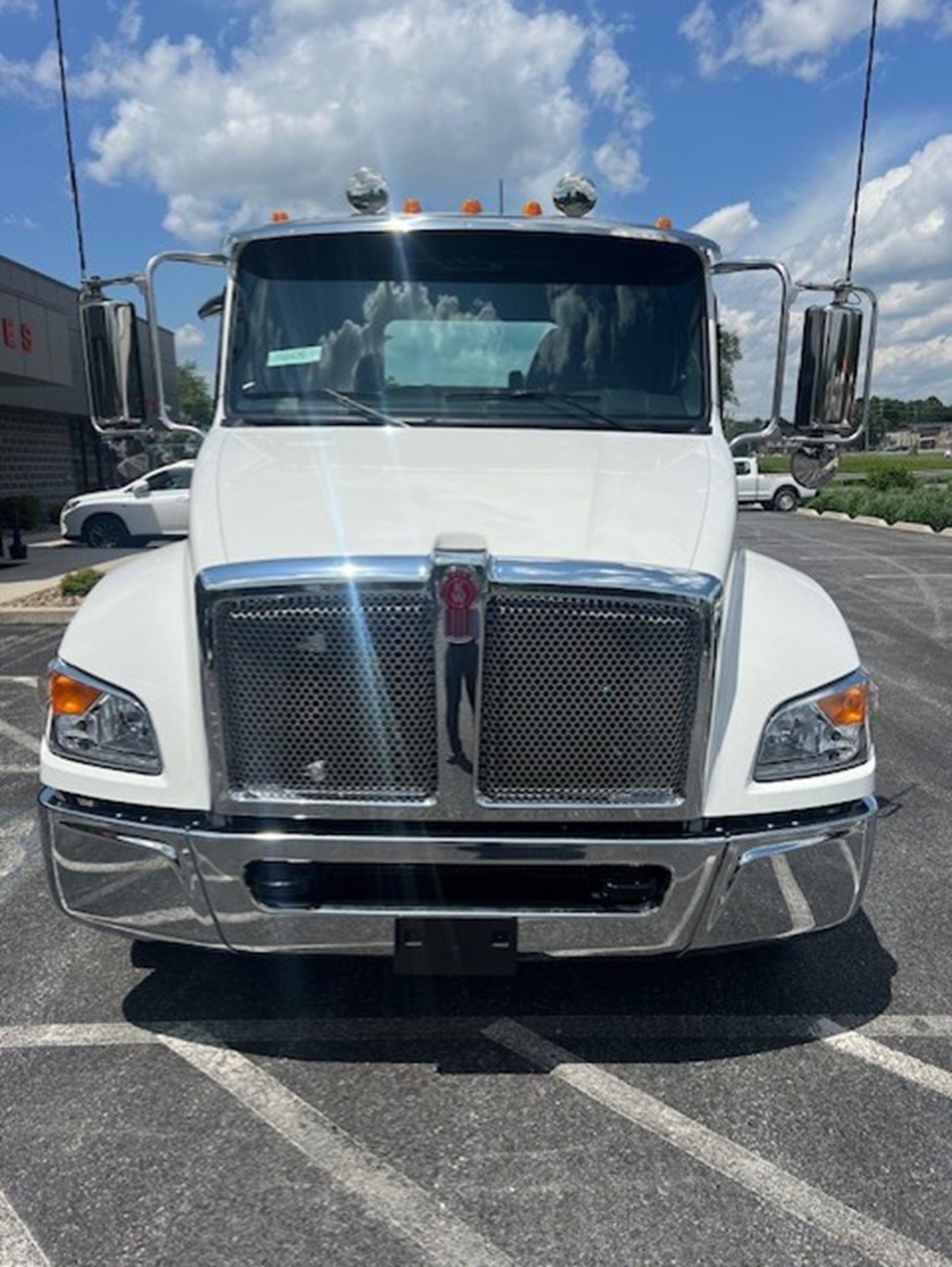 2025 Kenworth T380 - image 1 of 6