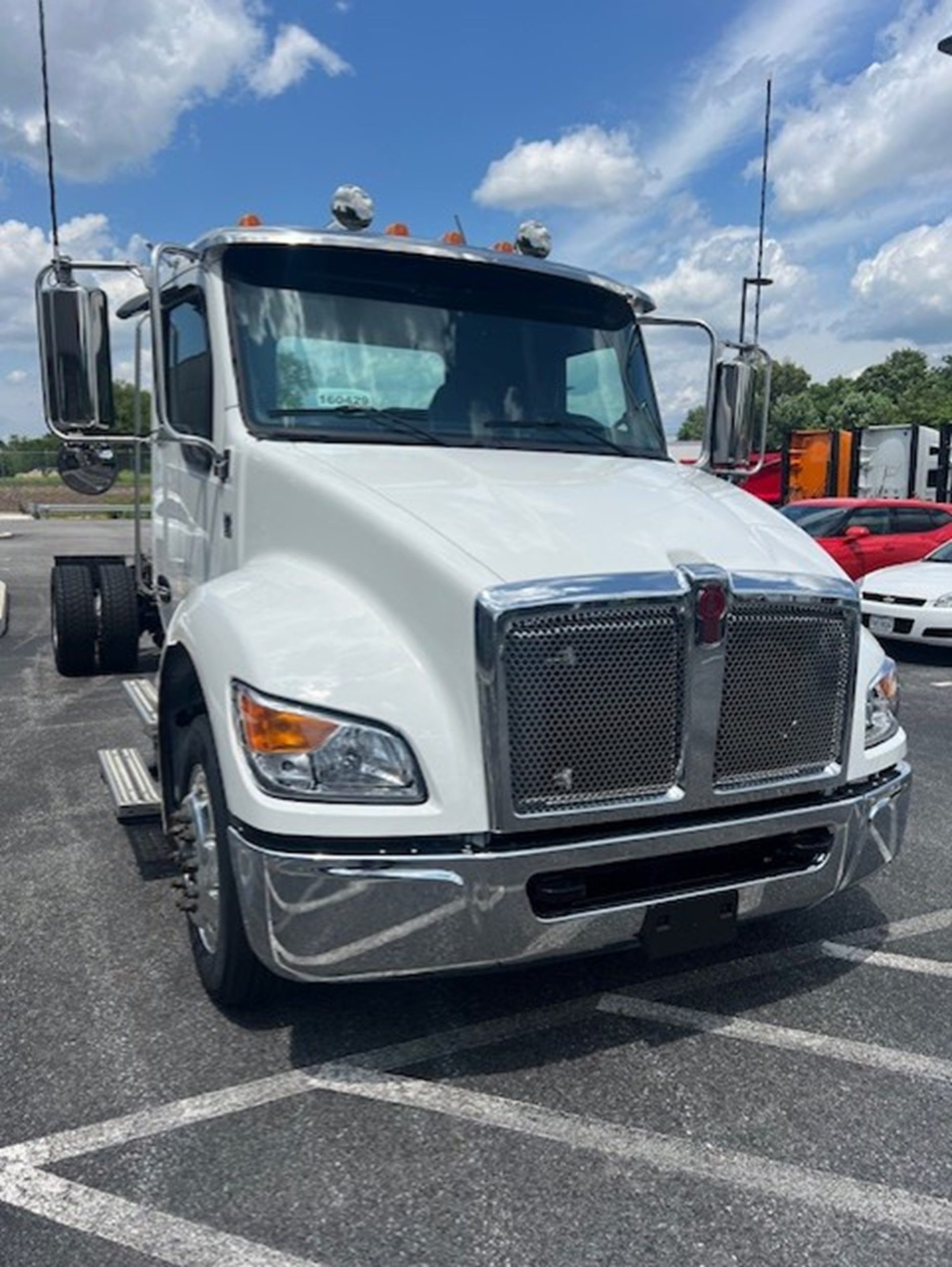 2025 Kenworth T380 - image 4 of 6