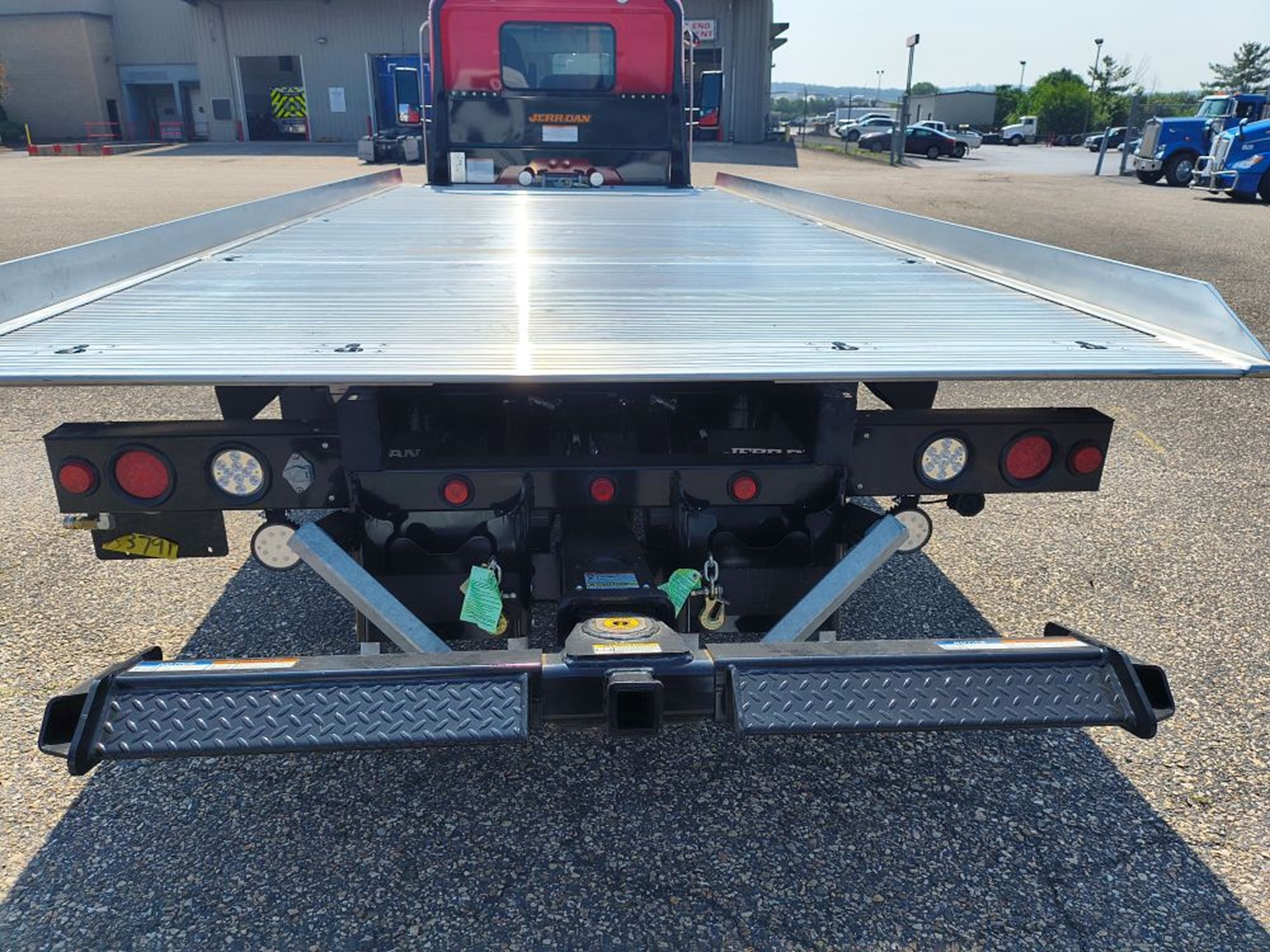 2025 Kenworth T280 - image 4 of 6