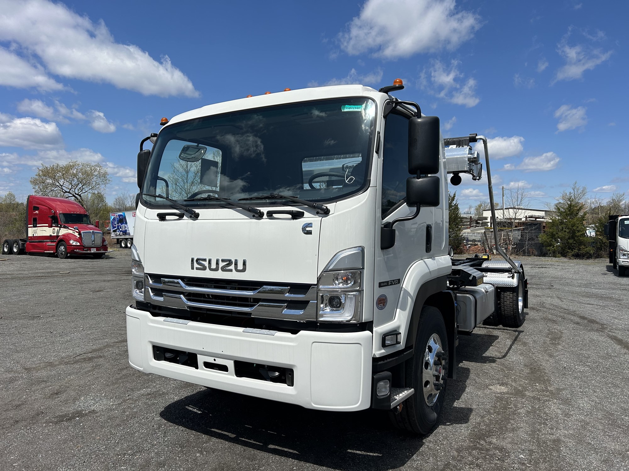 2025 Isuzu FVR MW3 - image 1 of 6