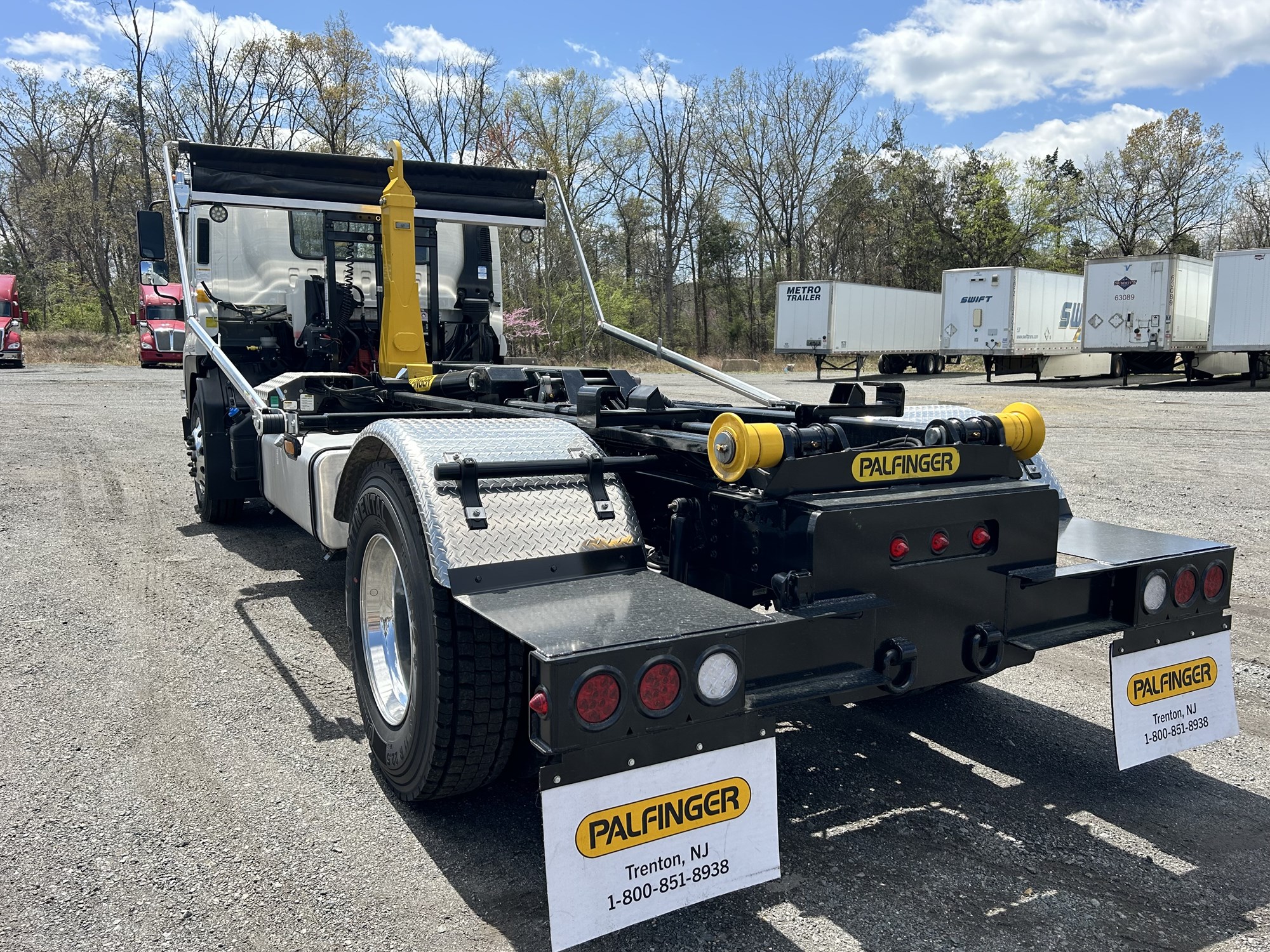 2025 Isuzu FVR MW3 - image 3 of 6