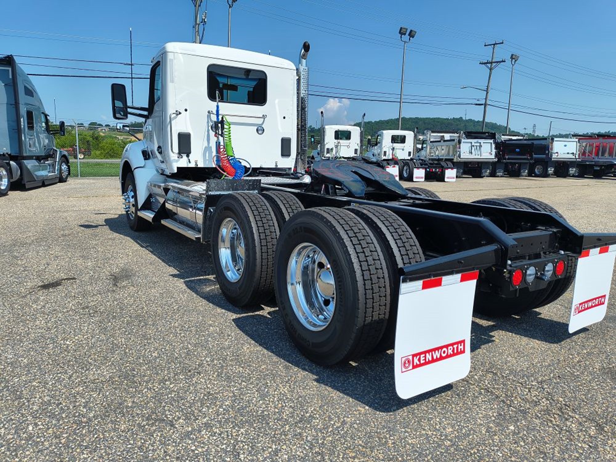 2026 Kenworth T880 - image 4 of 6