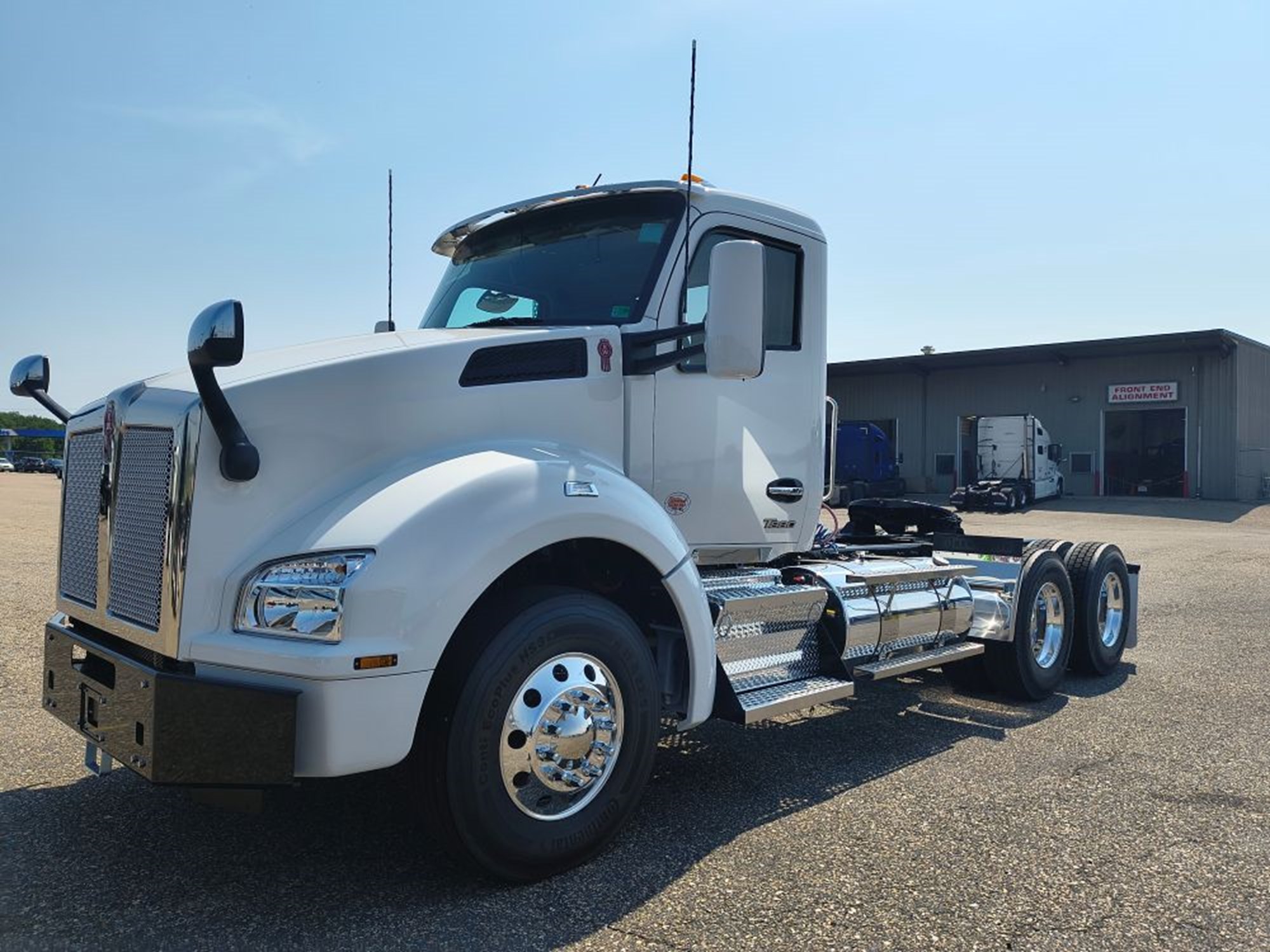 2026 Kenworth T880 - image 1 of 6