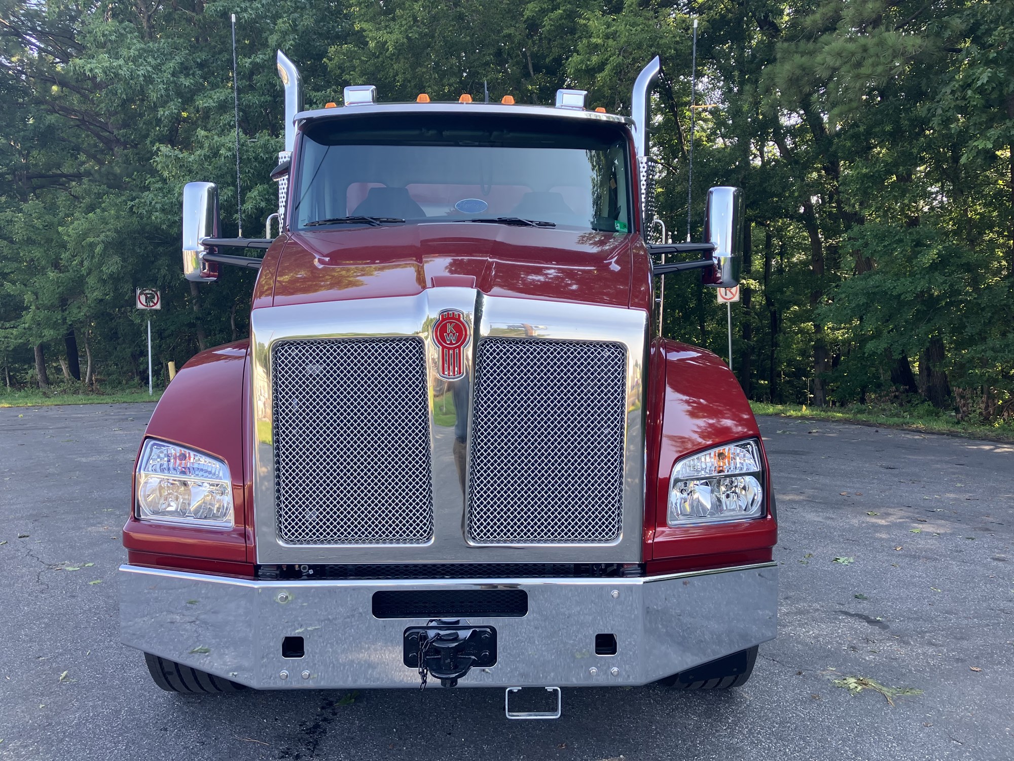 2026 Kenworth T880 - image 2 of 6