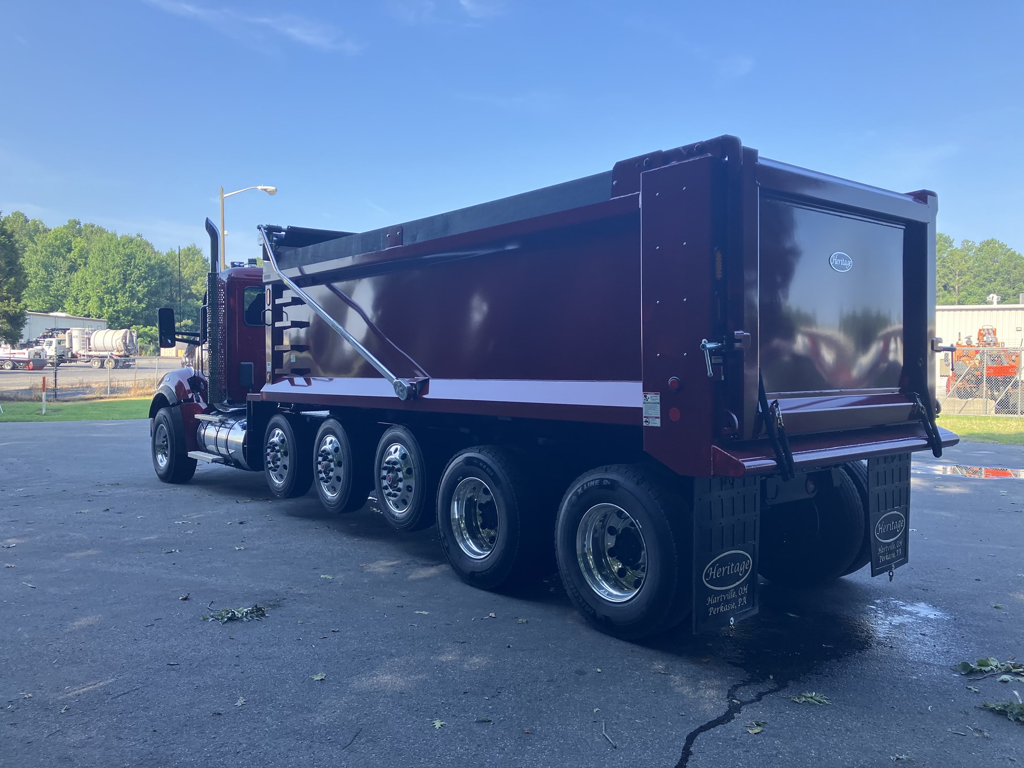 2026 Kenworth T880 - image 4 of 6