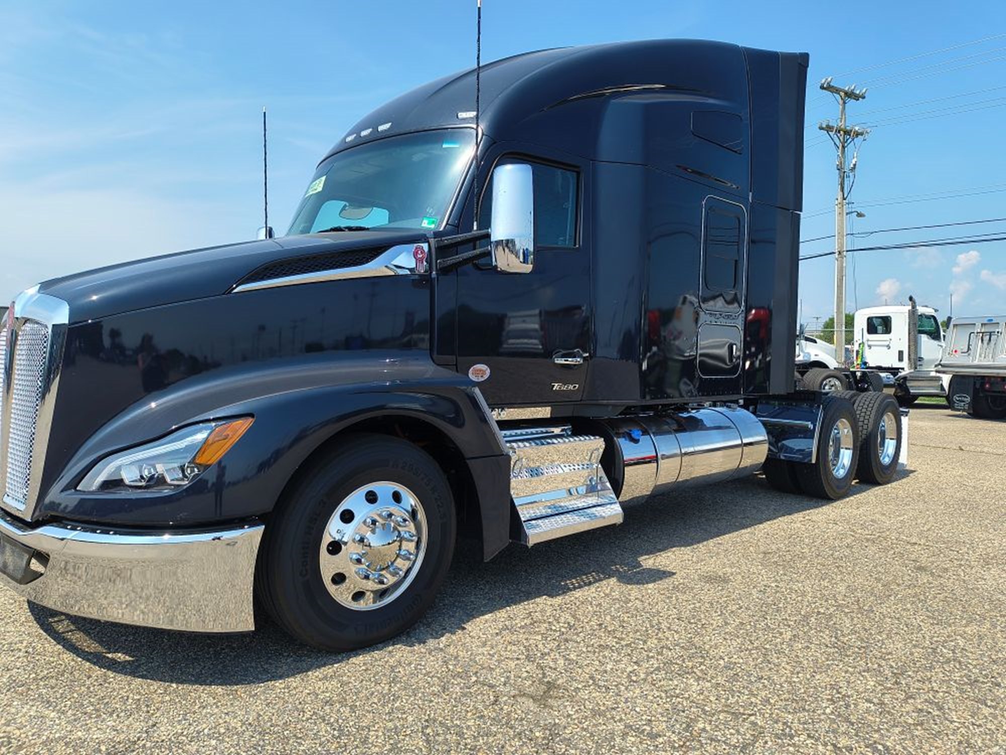 2026 Kenworth T680 Next Gen - image 1 of 6