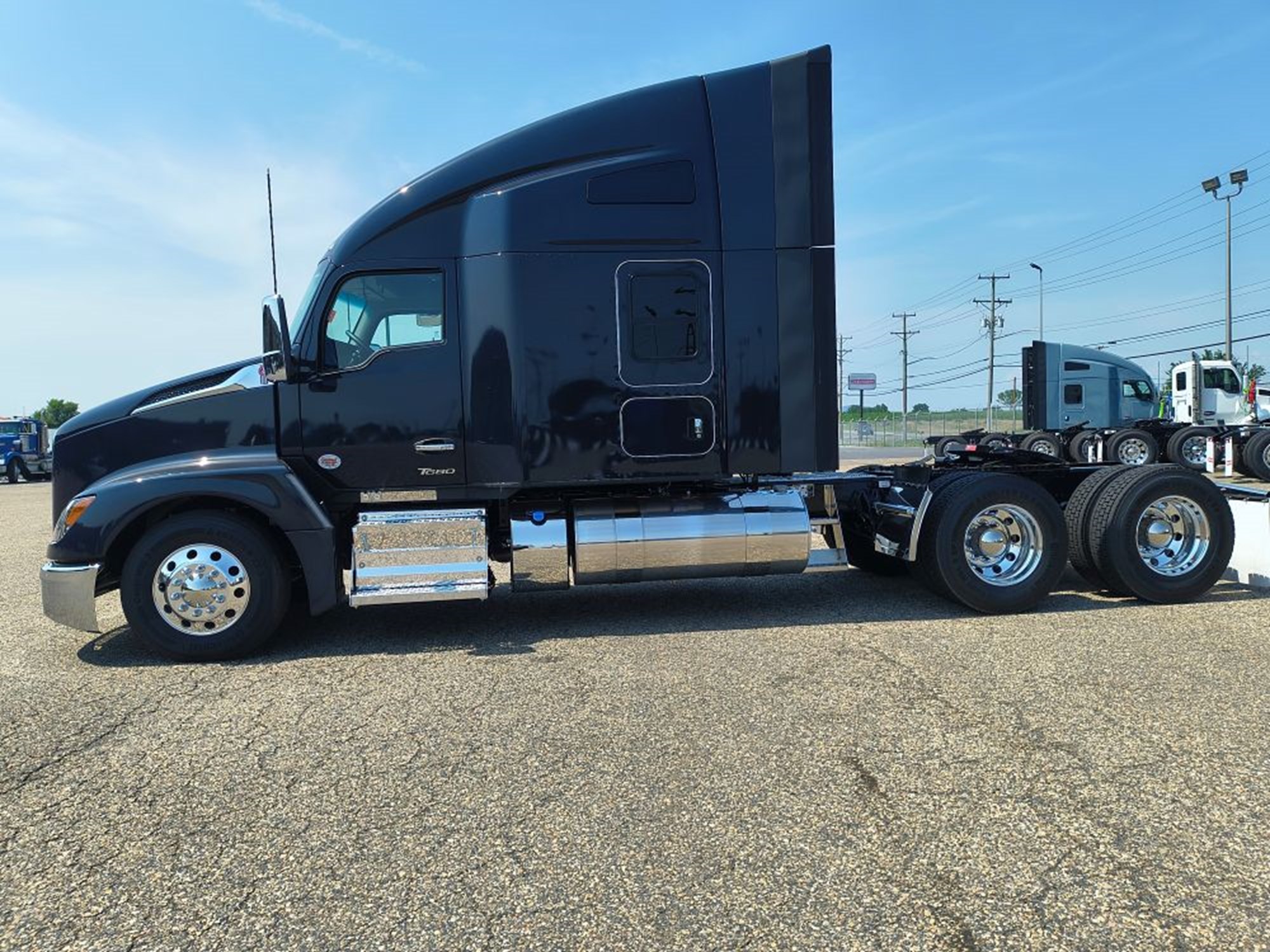 2026 Kenworth T680 Next Gen - image 2 of 6