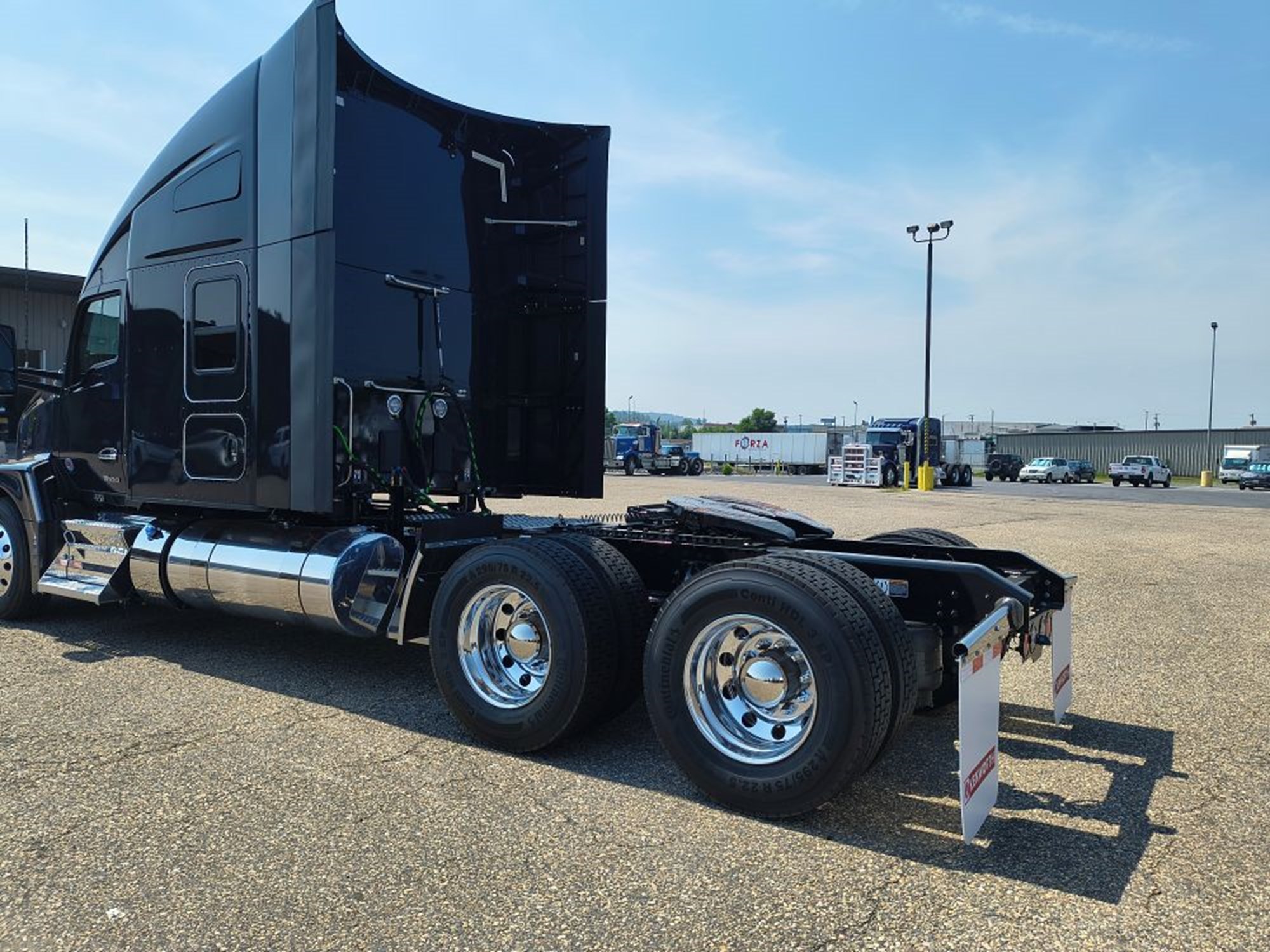 2026 Kenworth T680 Next Gen - image 3 of 6