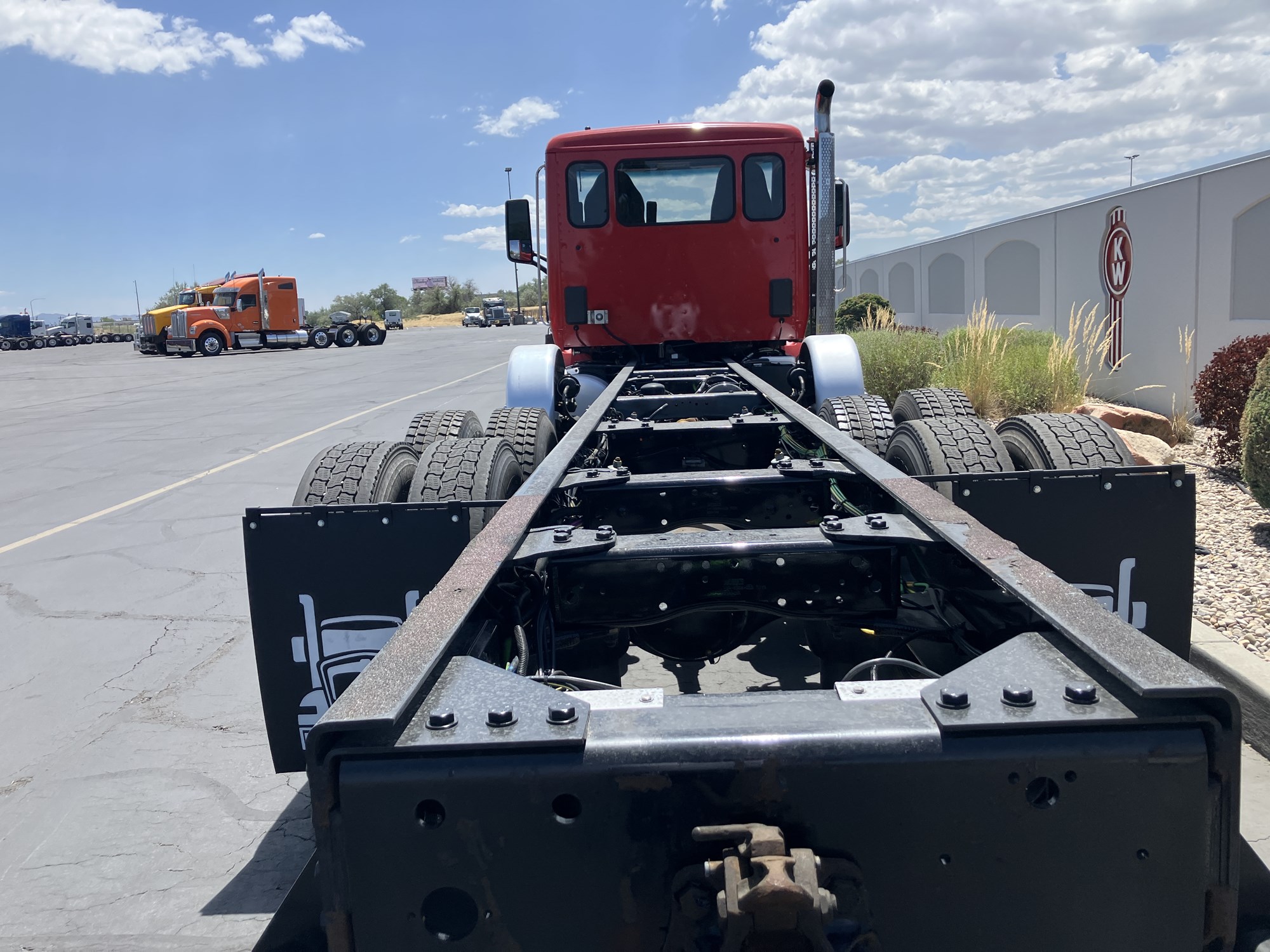 2016 Peterbilt 567 - image 5 of 6