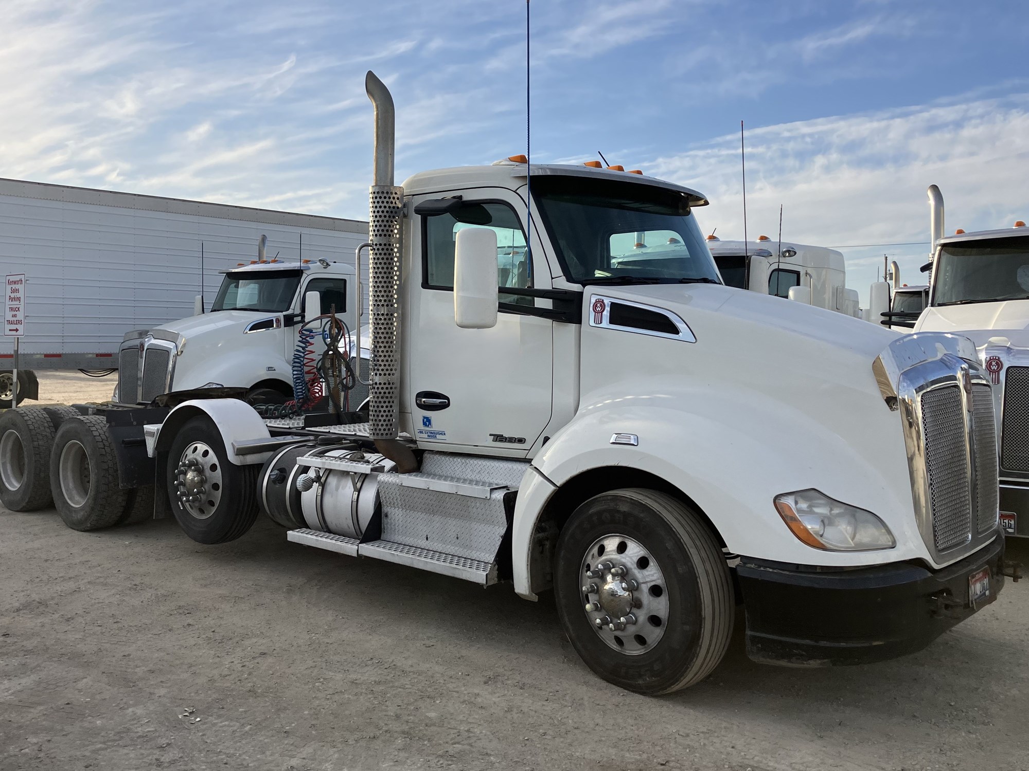 2017 Kenworth T680 - image 1 of 1