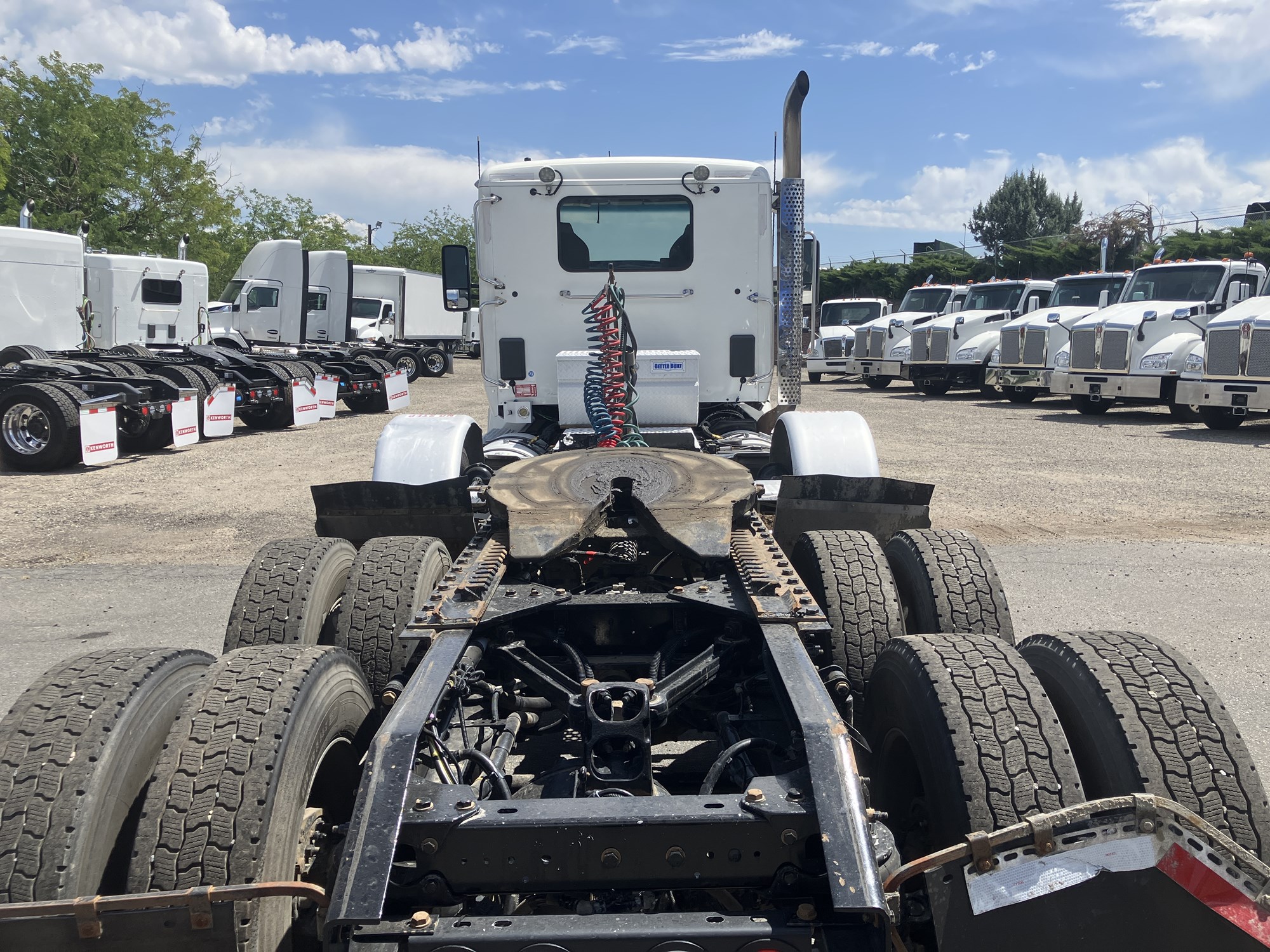 2017 Kenworth T680 - image 4 of 6