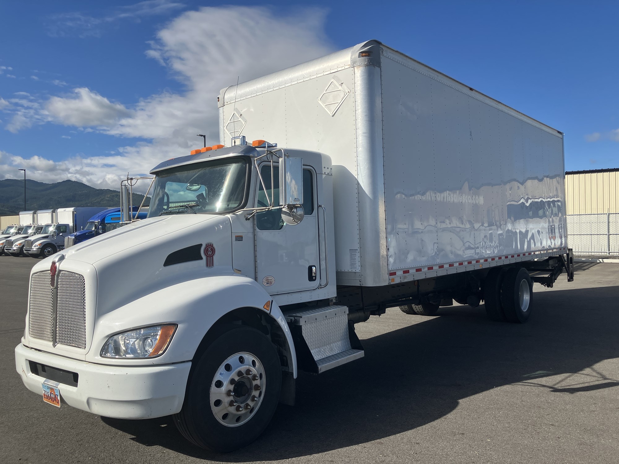 2017 Kenworth T270 - image 1 of 6