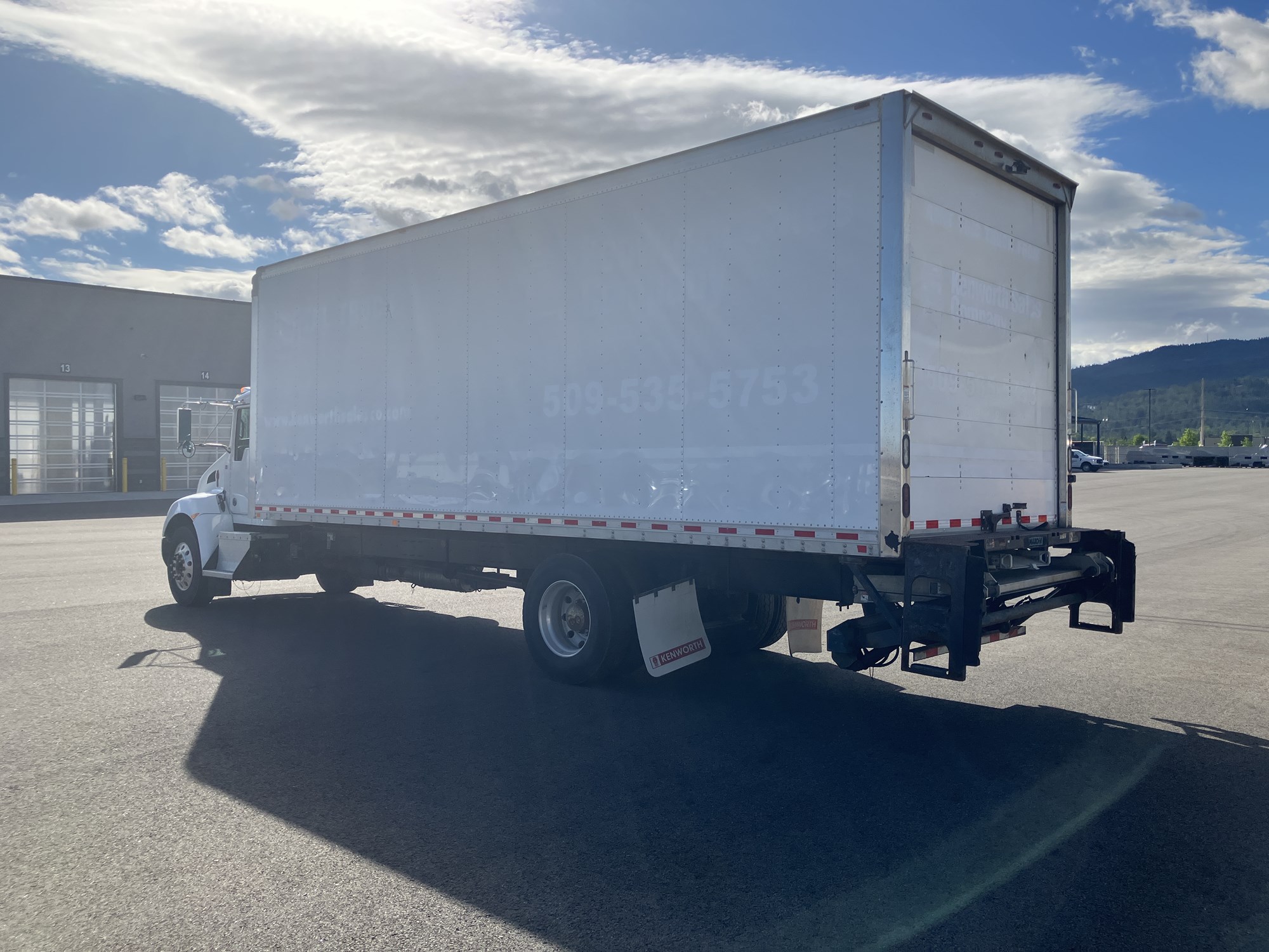 2017 Kenworth T270 - image 3 of 6