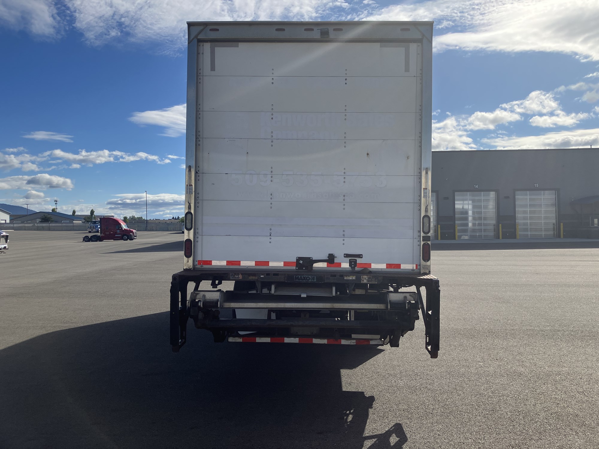 2017 Kenworth T270 - image 4 of 6