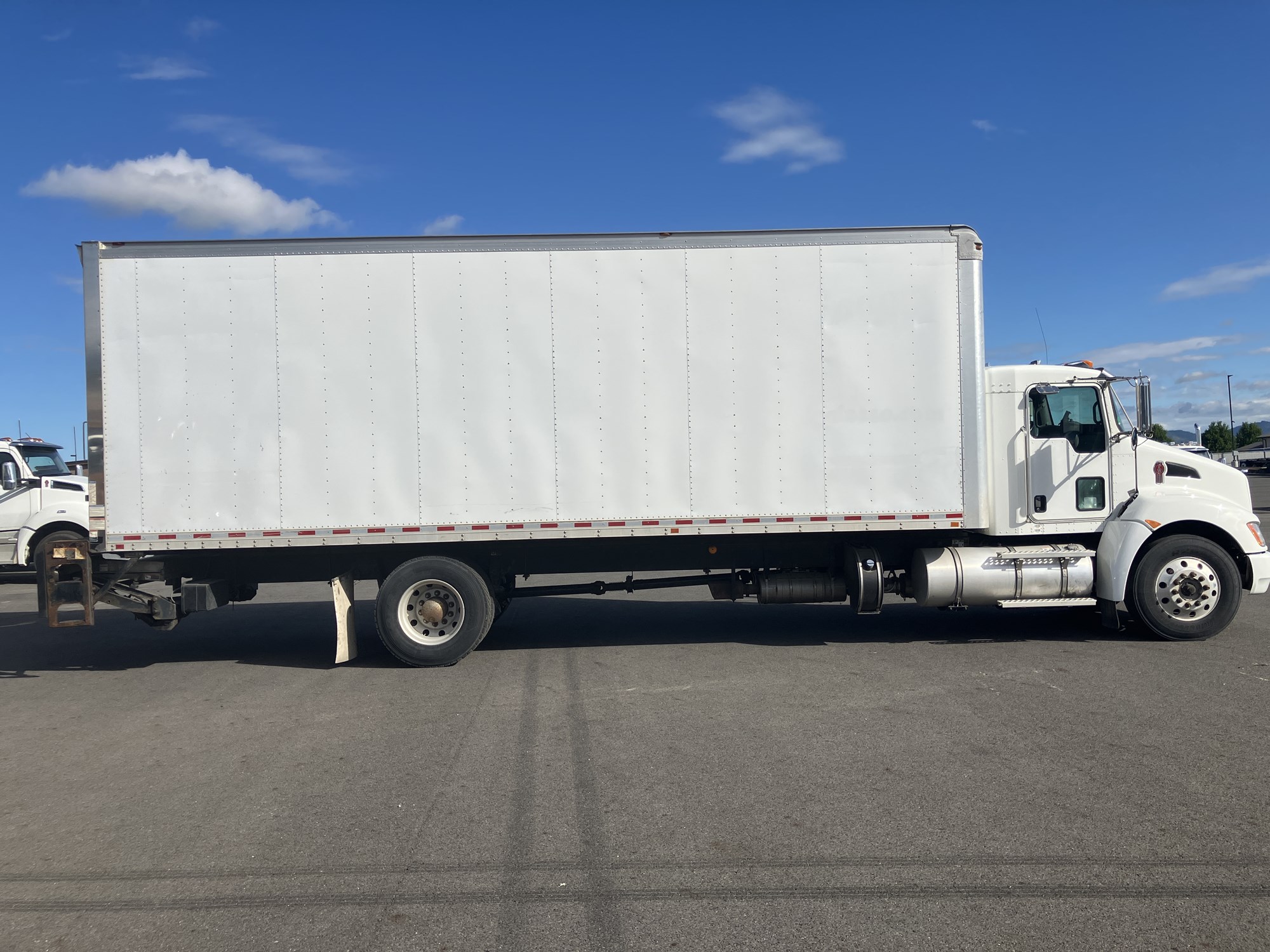 2017 Kenworth T270 - image 6 of 6