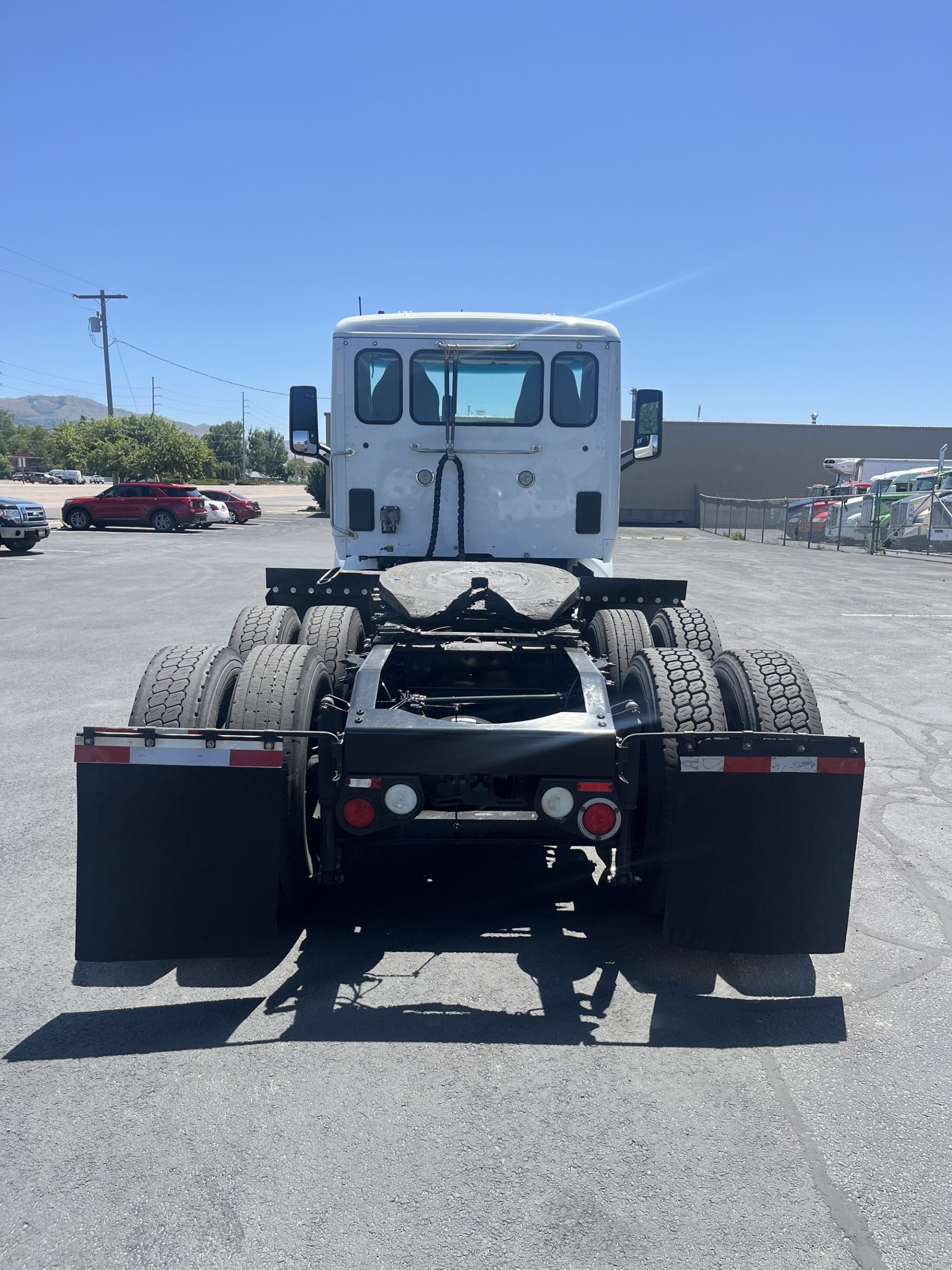 2018 Peterbilt 579 - image 5 of 6