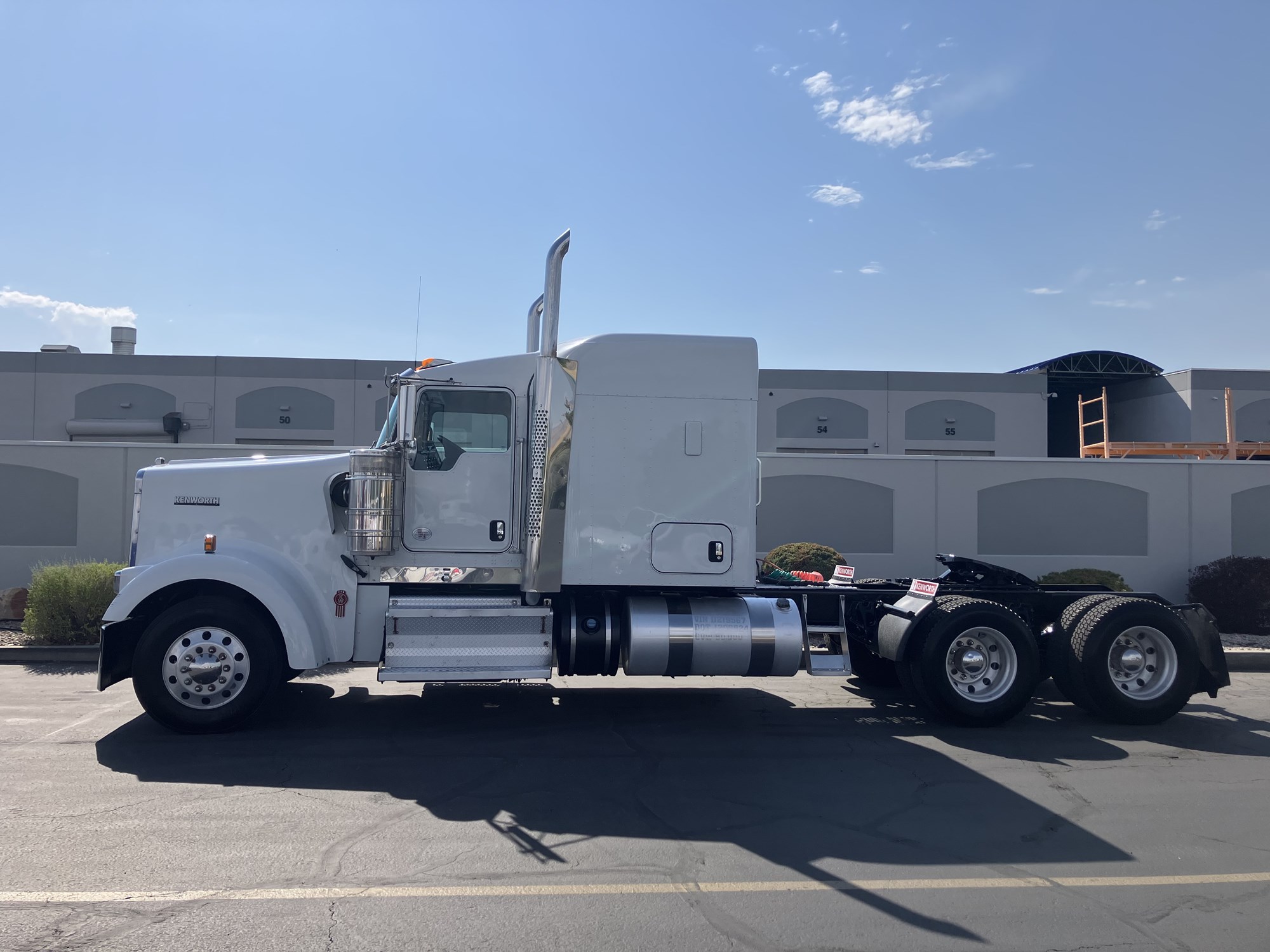 2018 Kenworth W900 - image 1 of 6