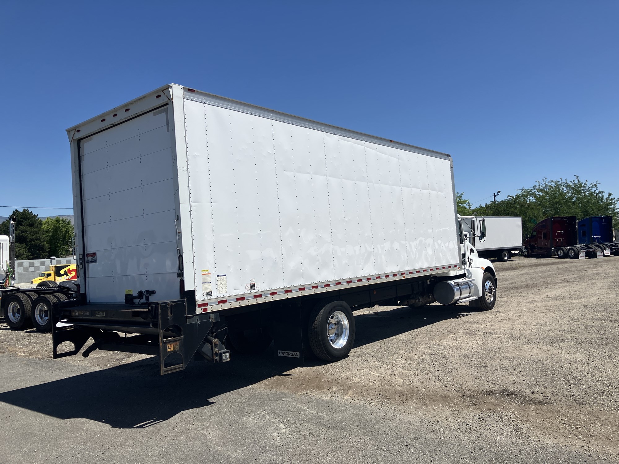 2018 Kenworth T270 - image 5 of 6