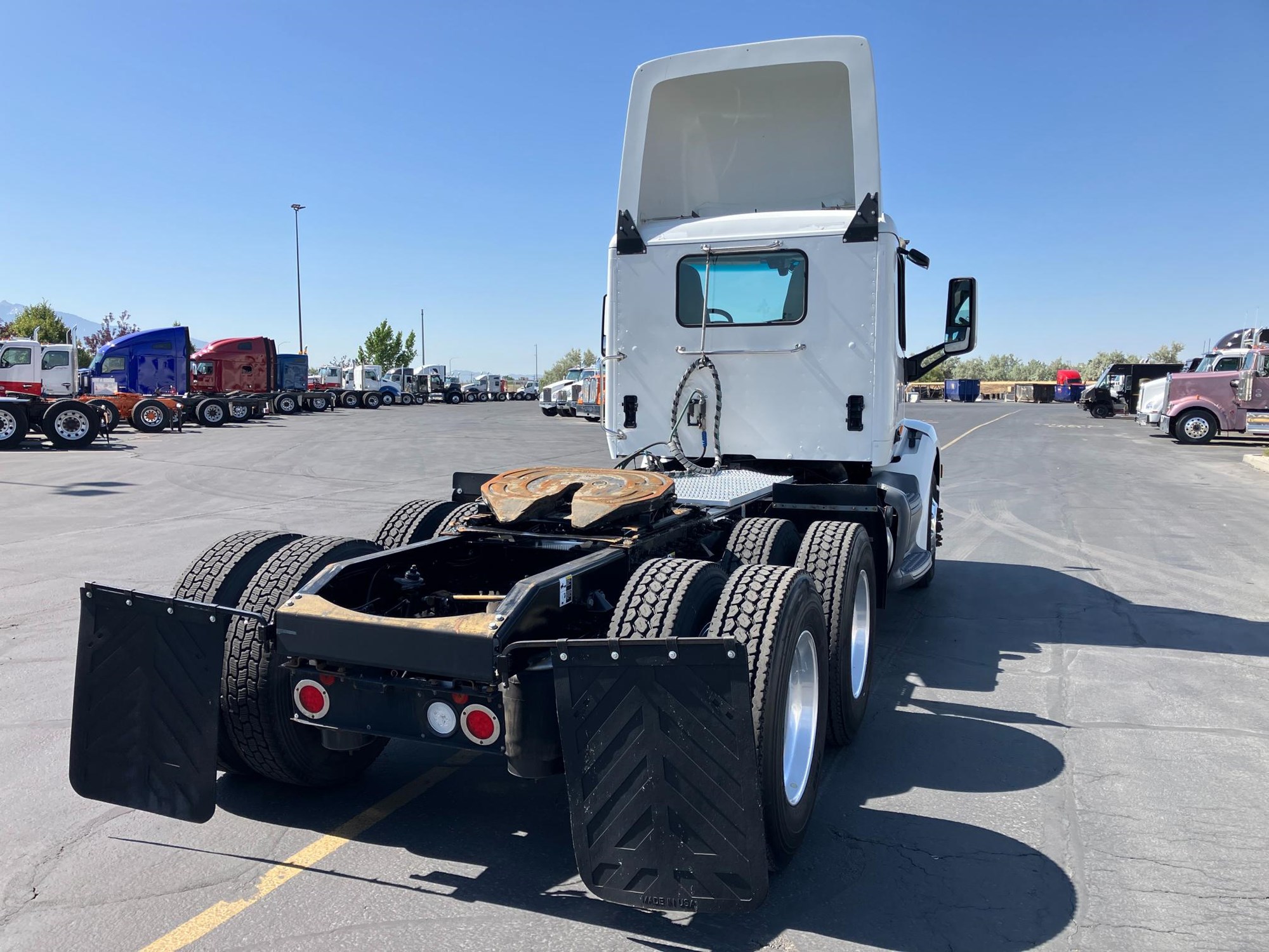 2019 Peterbilt 579 - image 5 of 6