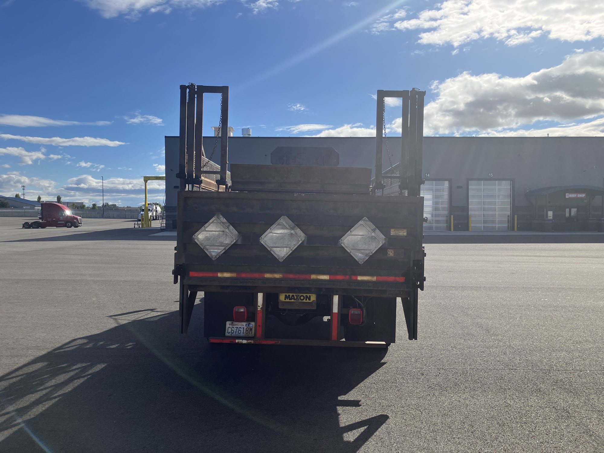 2019 Kenworth T270 - image 4 of 6