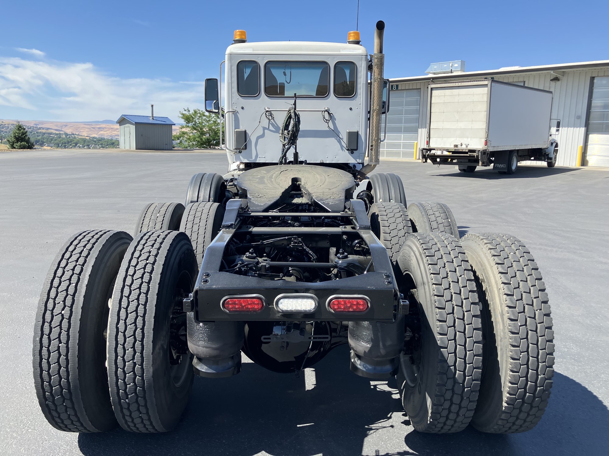 2020 Peterbilt 567 - image 6 of 6