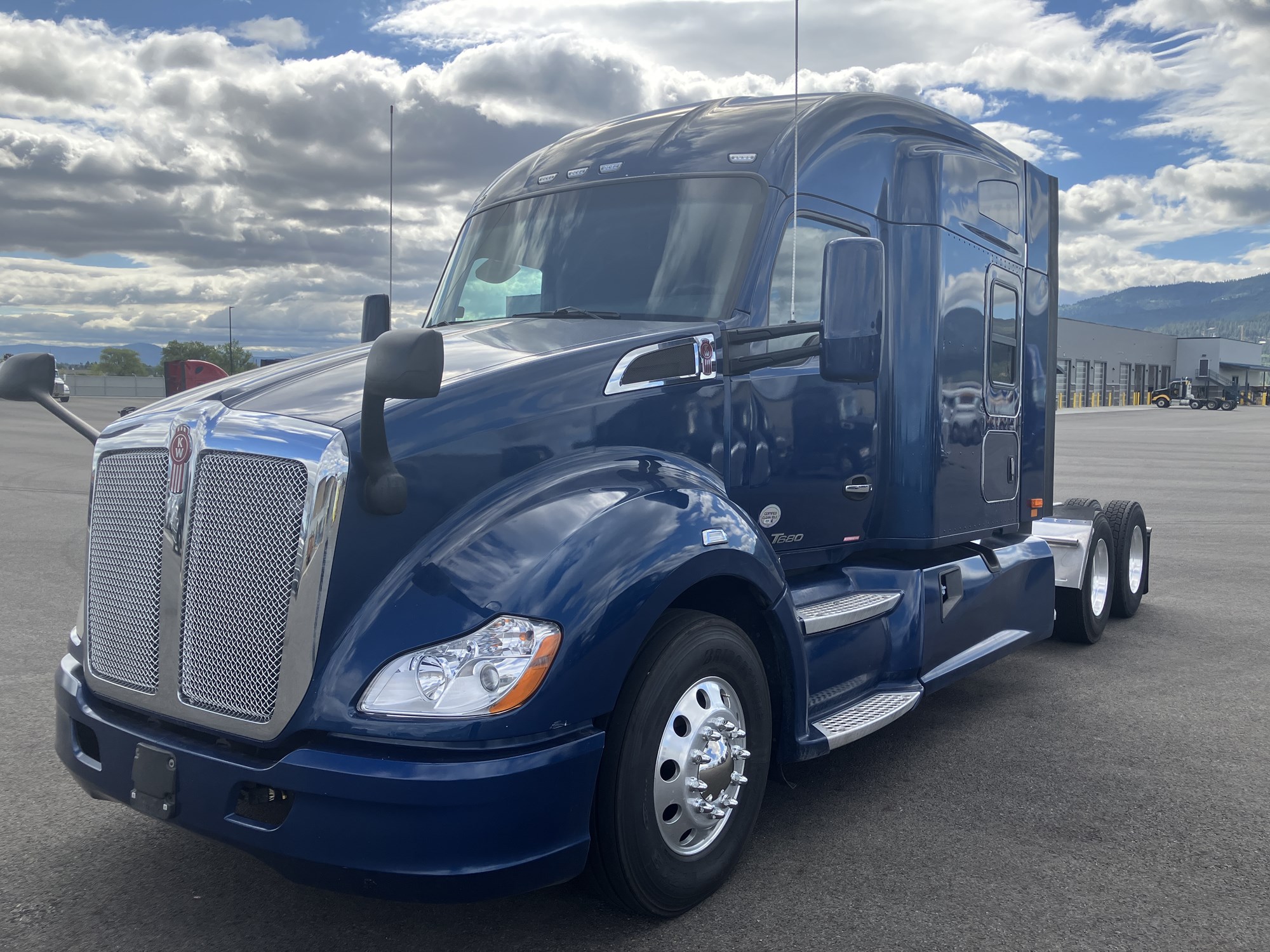 2020 Kenworth T680 - image 1 of 6