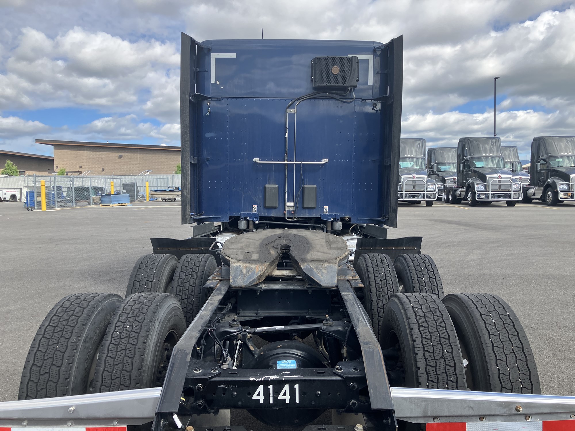 2020 Kenworth T680 - image 4 of 6