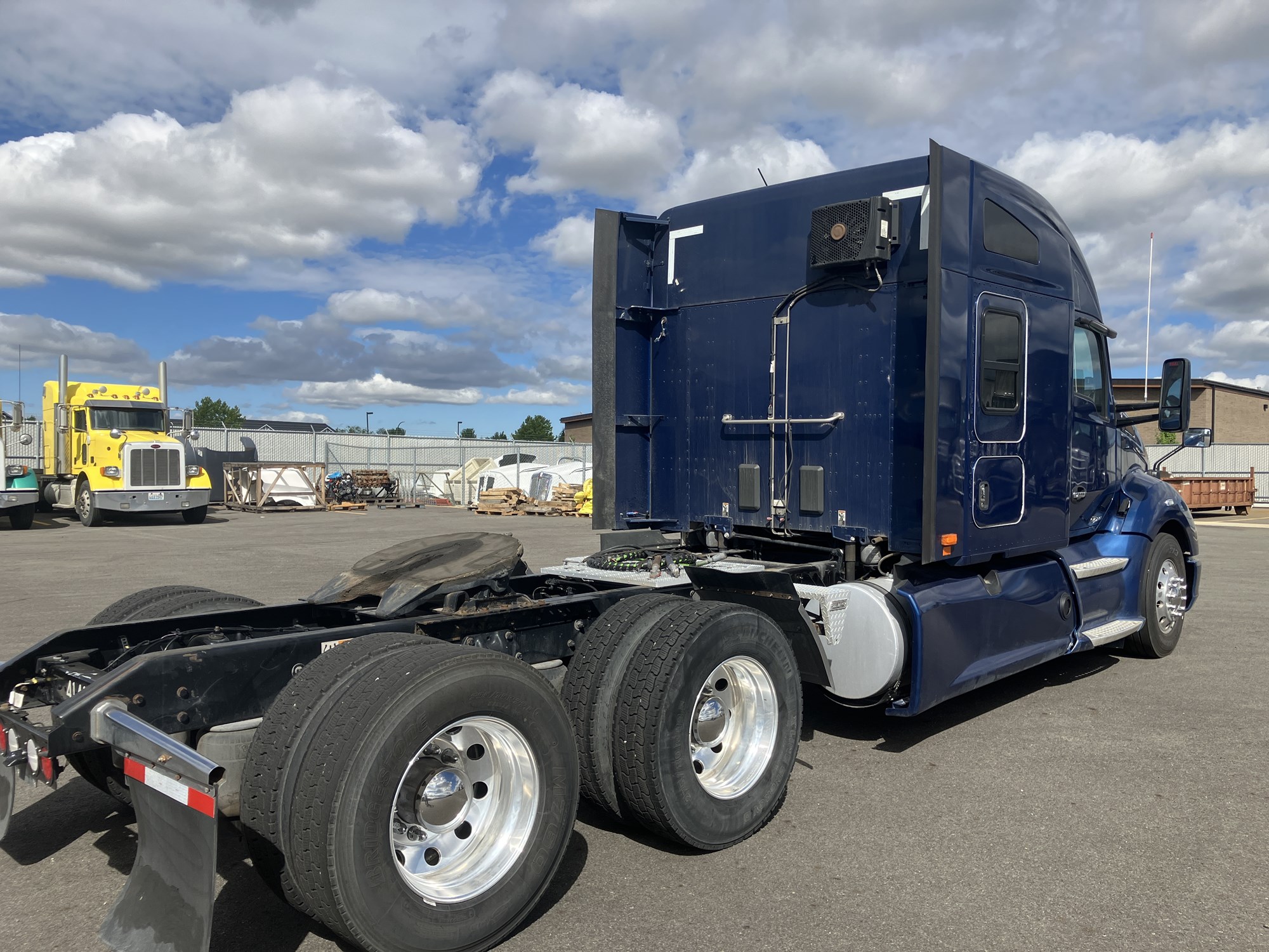 2020 Kenworth T680 - image 5 of 6