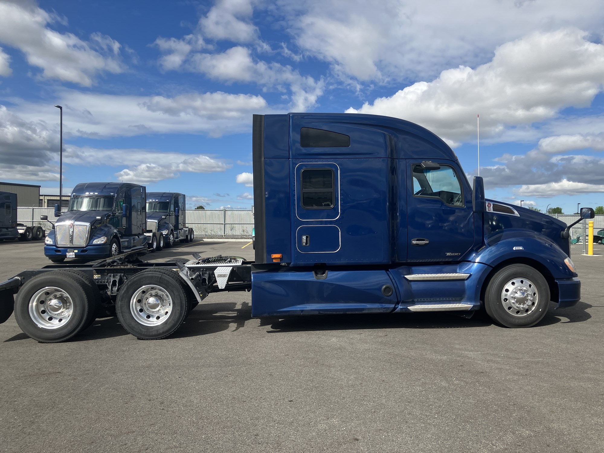 2020 Kenworth T680 - image 6 of 6