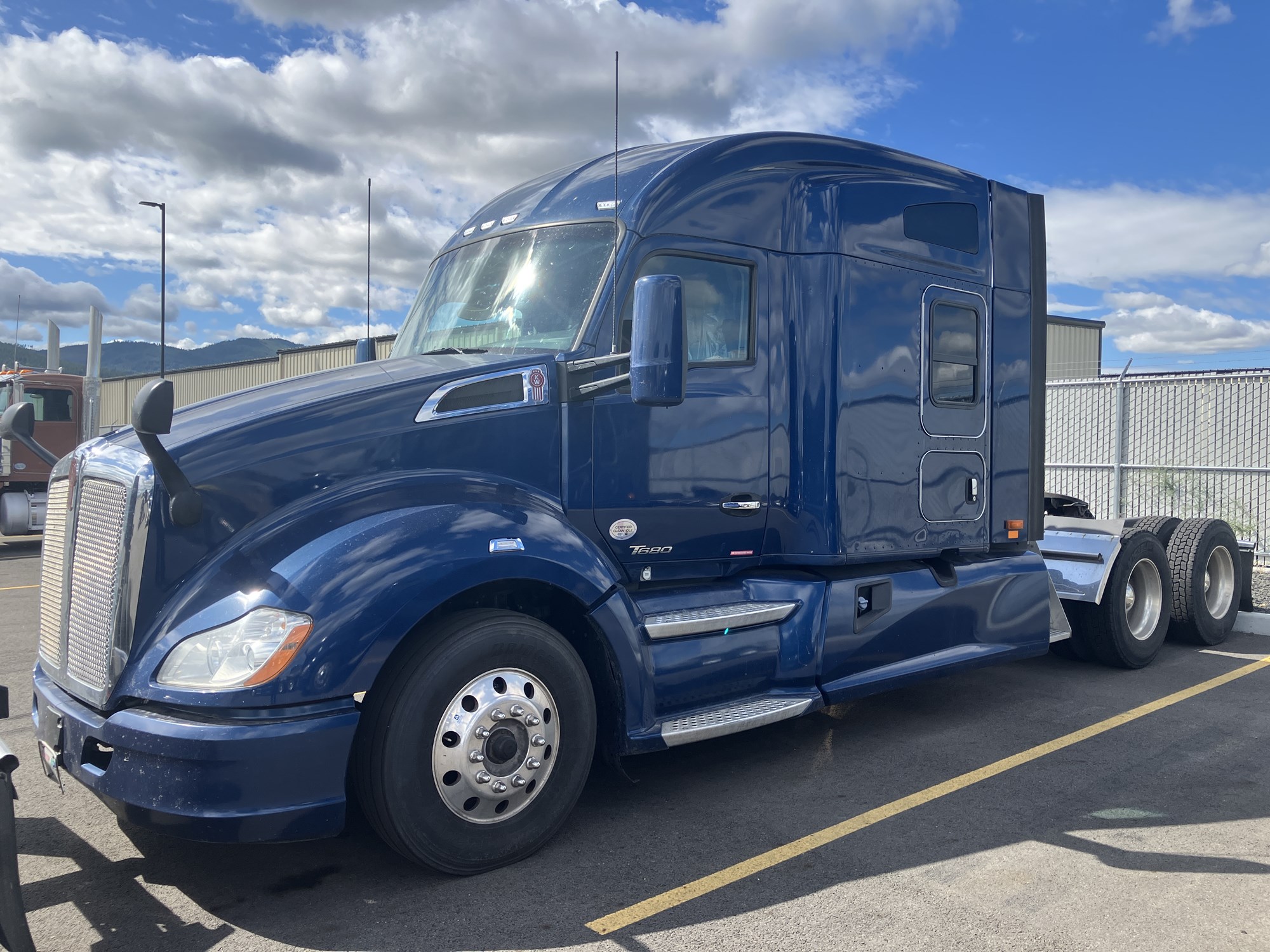 2020 Kenworth T680 - image 1 of 6