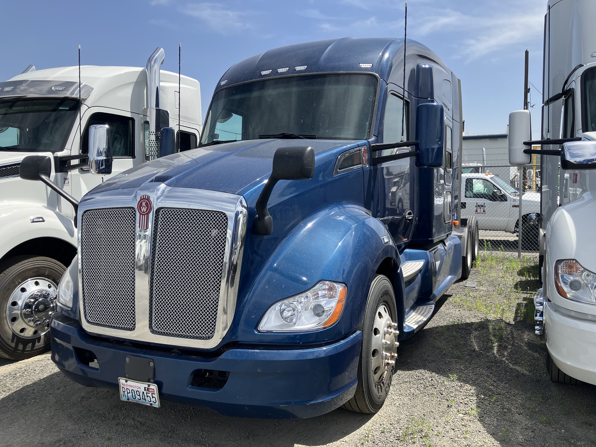 2020 Kenworth T680 - image 1 of 6