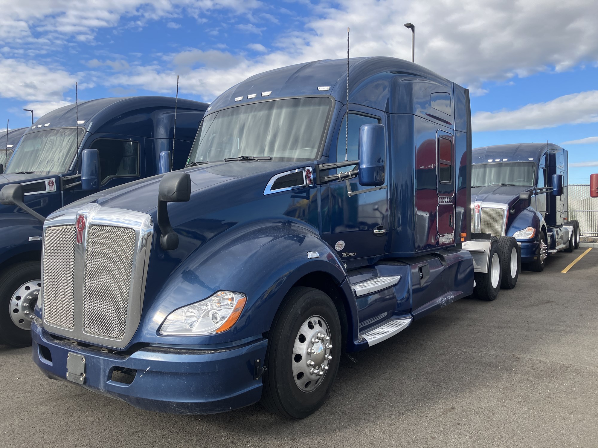 2020 Kenworth T680 - image 1 of 6