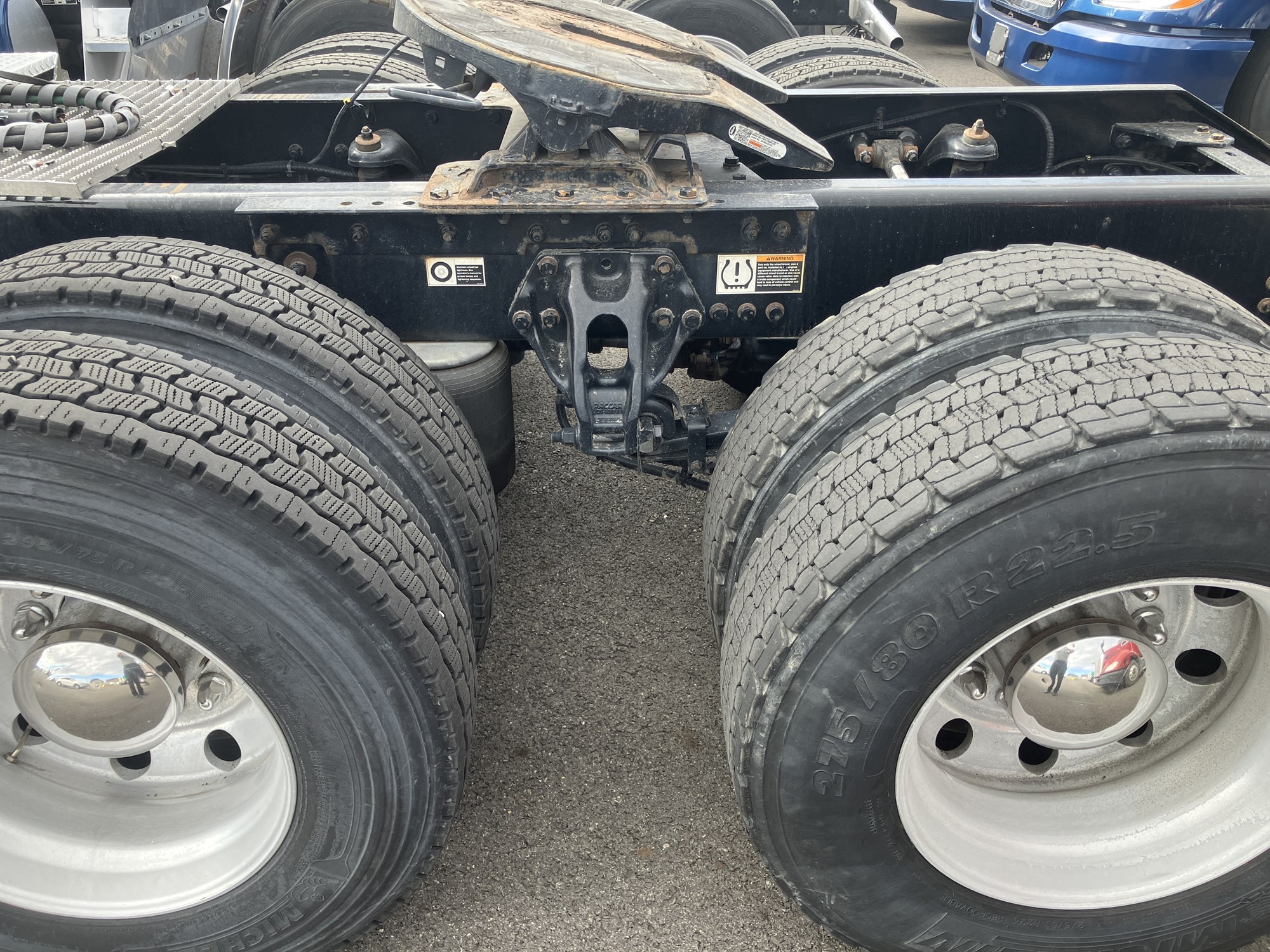 2020 Kenworth T680 - image 3 of 6