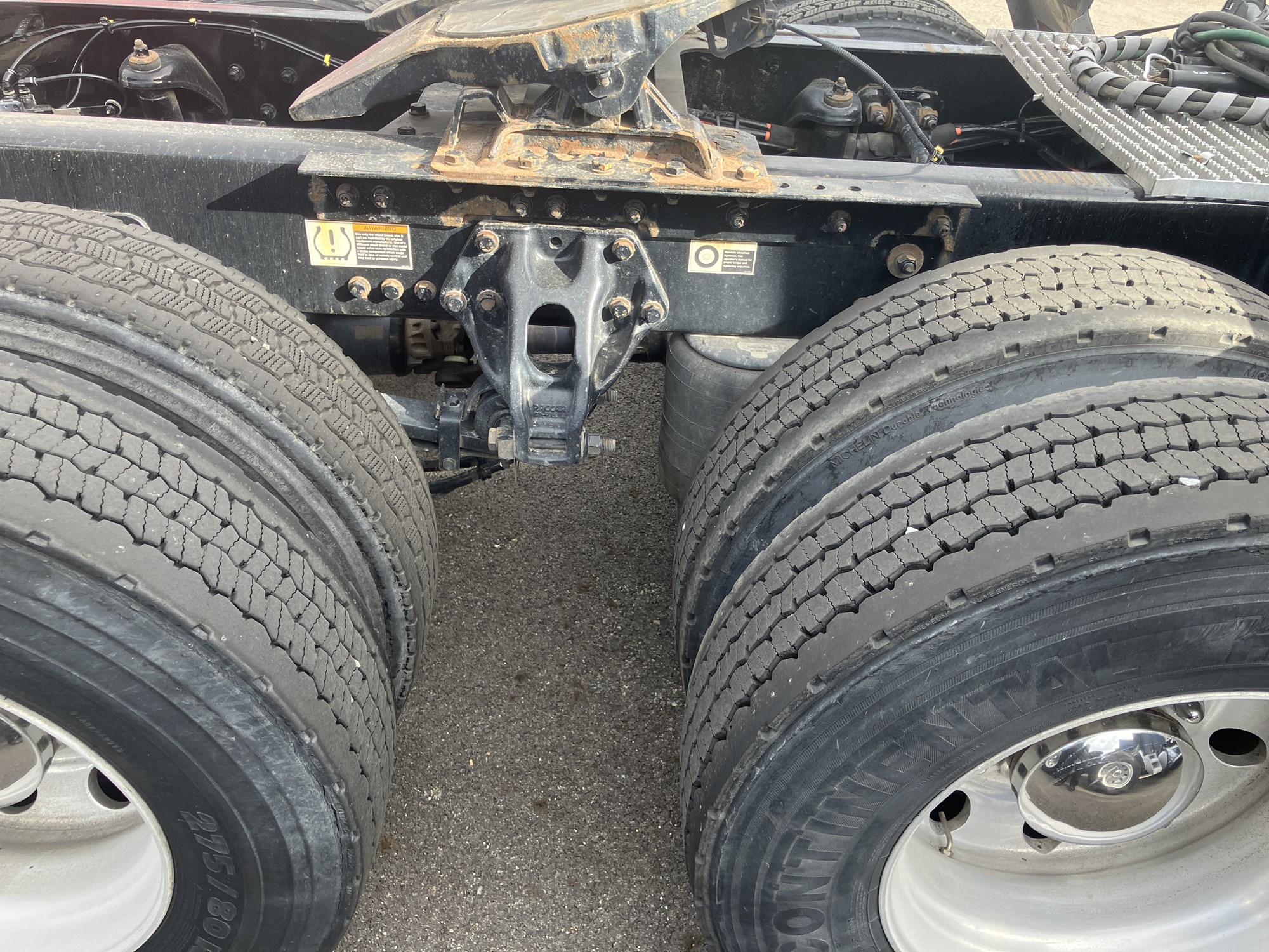 2020 Kenworth T680 - image 4 of 6