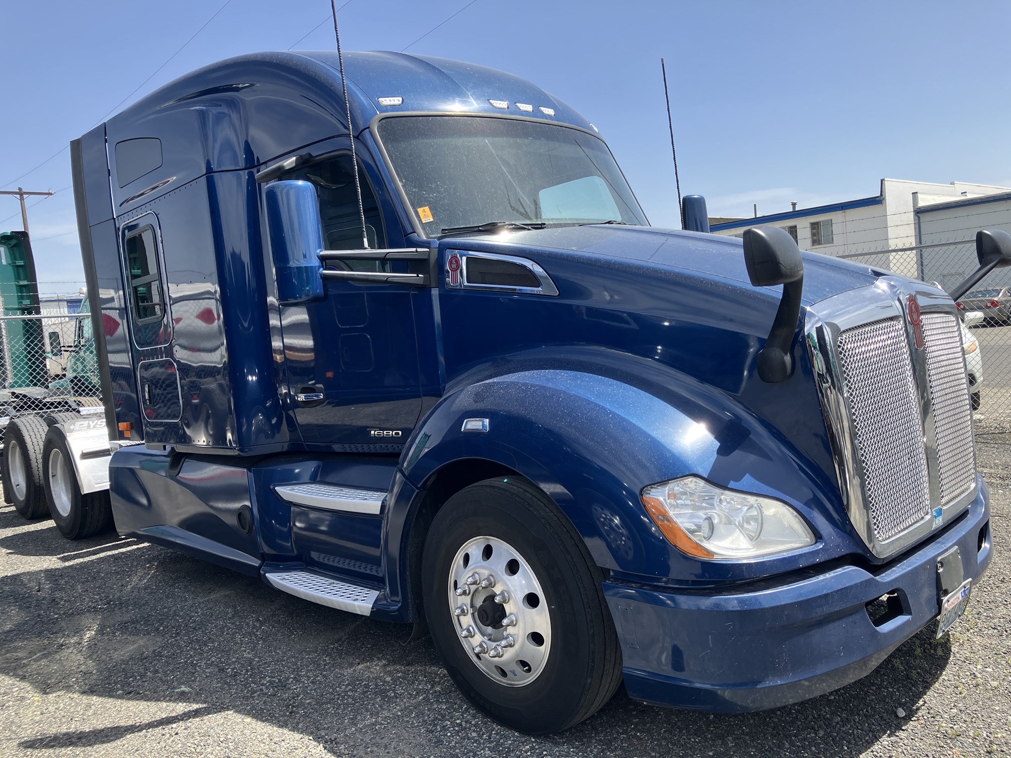 2020 Kenworth T680 - image 4 of 6