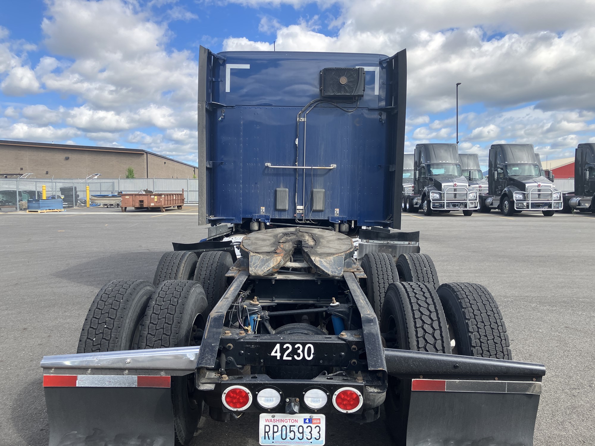 2020 Kenworth T680 - image 4 of 6