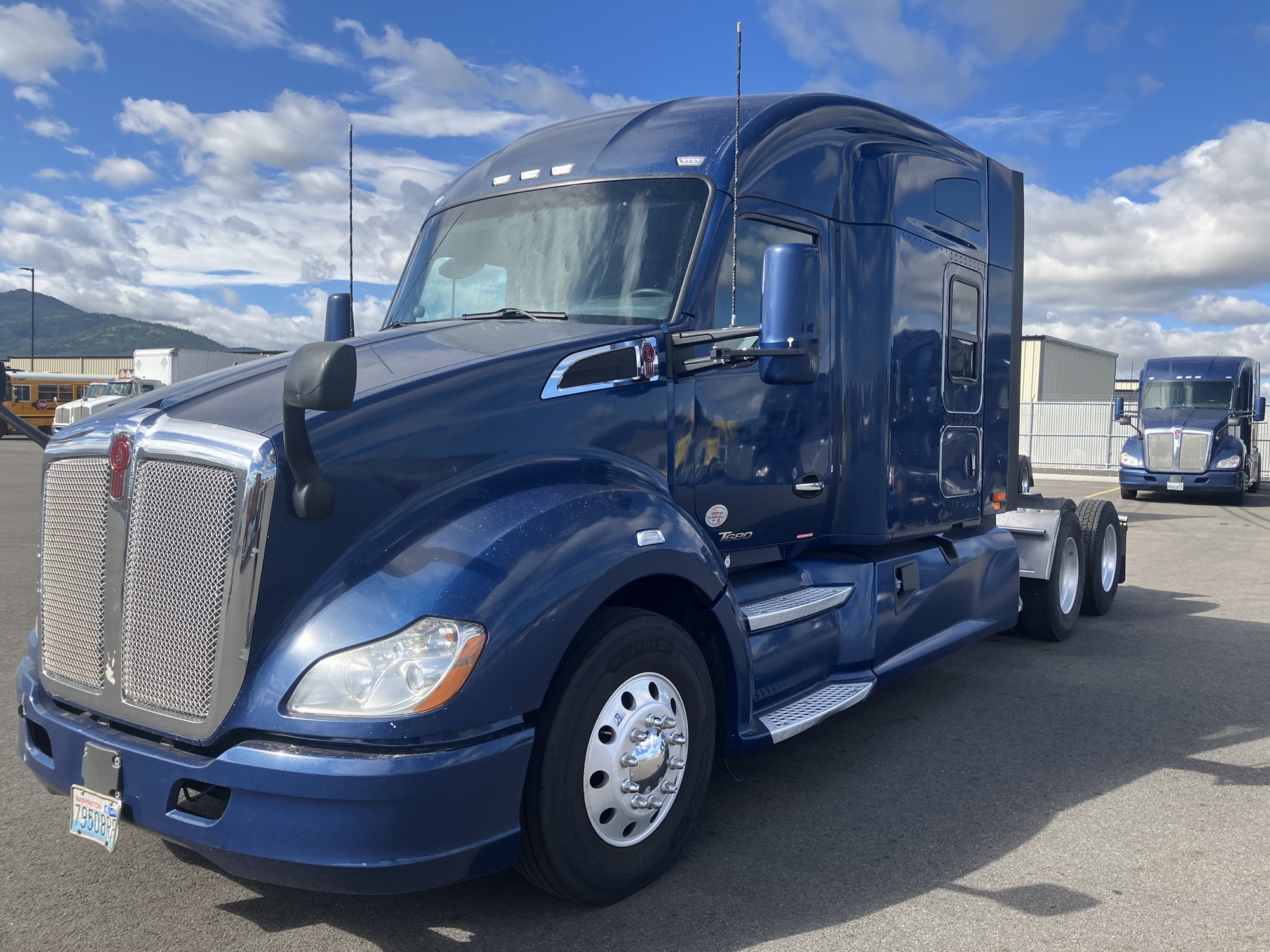 2020 Kenworth T680 - image 1 of 6