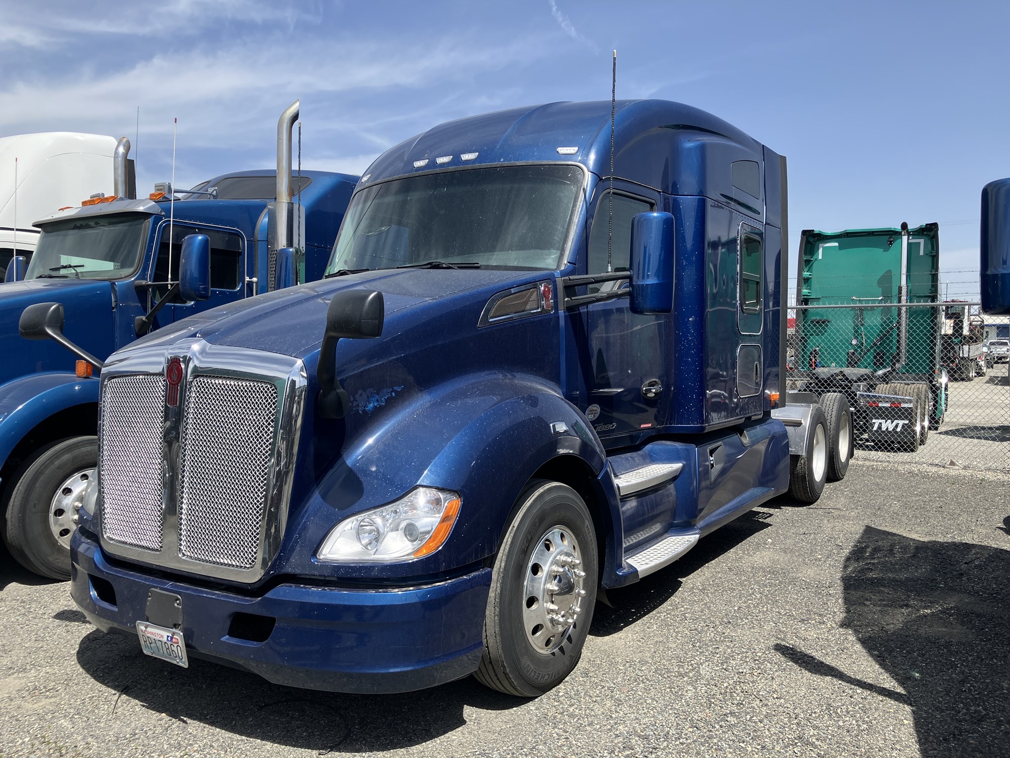 2020 Kenworth T680 - image 1 of 6