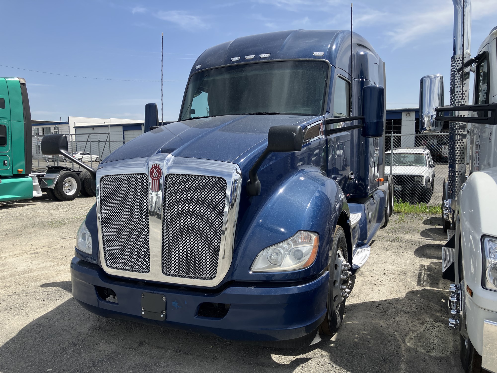 2020 Kenworth T680 - image 1 of 6