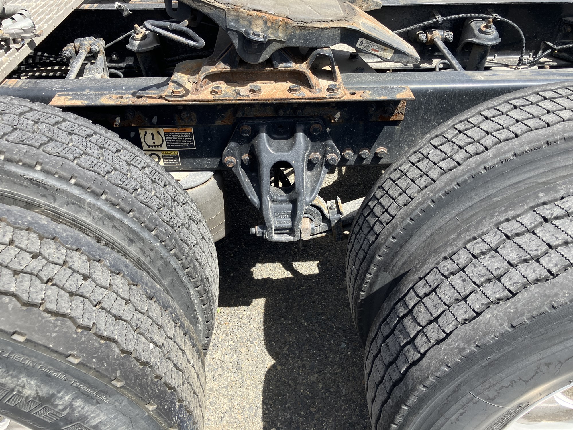 2020 Kenworth T680 - image 4 of 6