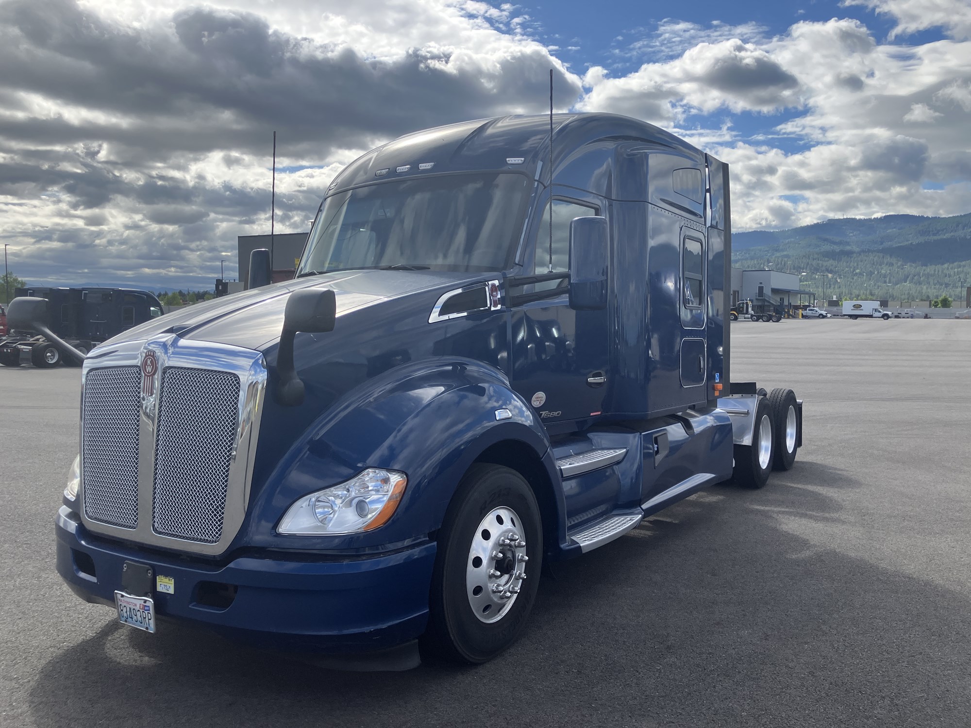 2020 Kenworth T680 - image 1 of 6