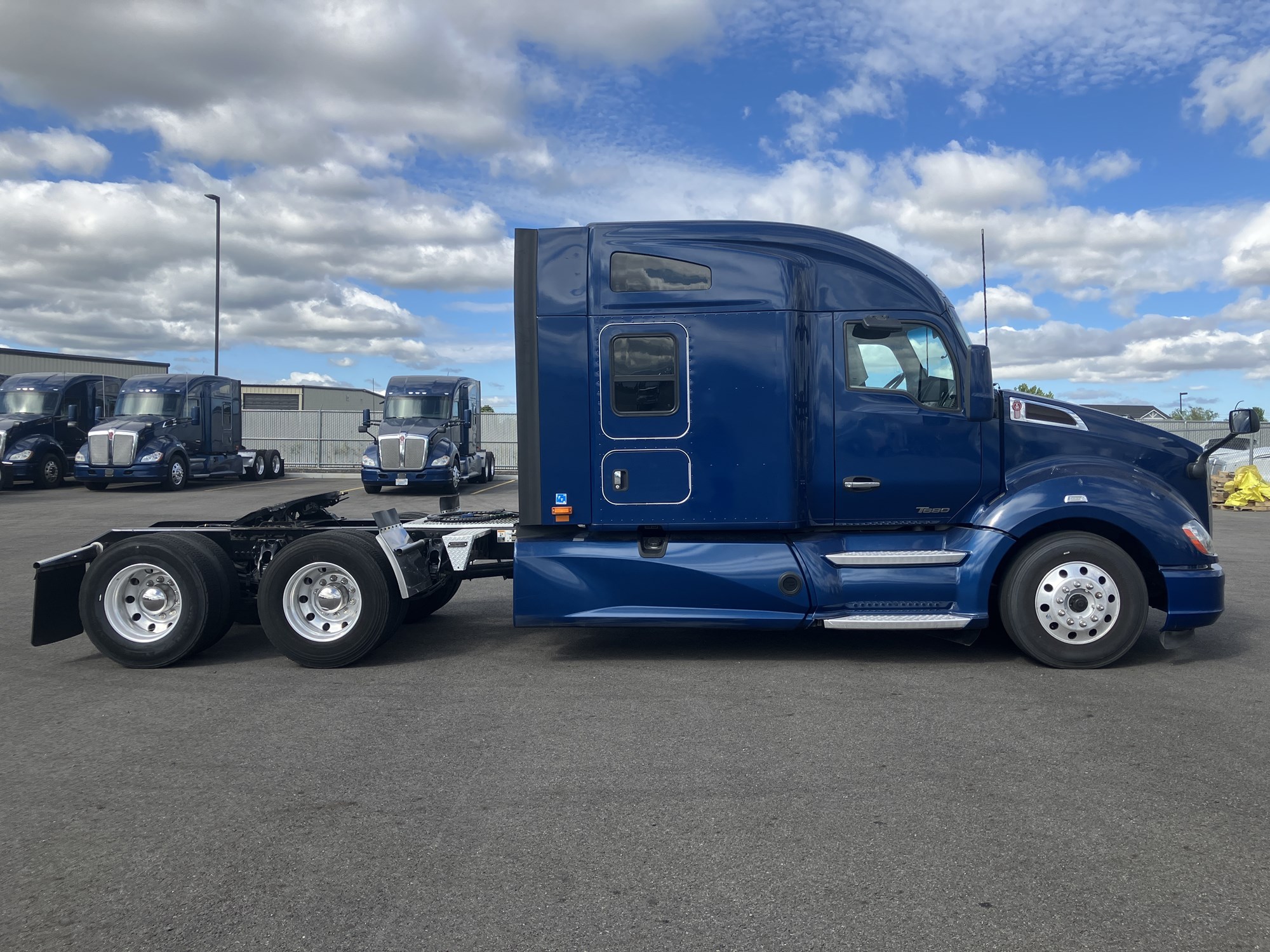 2020 Kenworth T680 - image 6 of 6