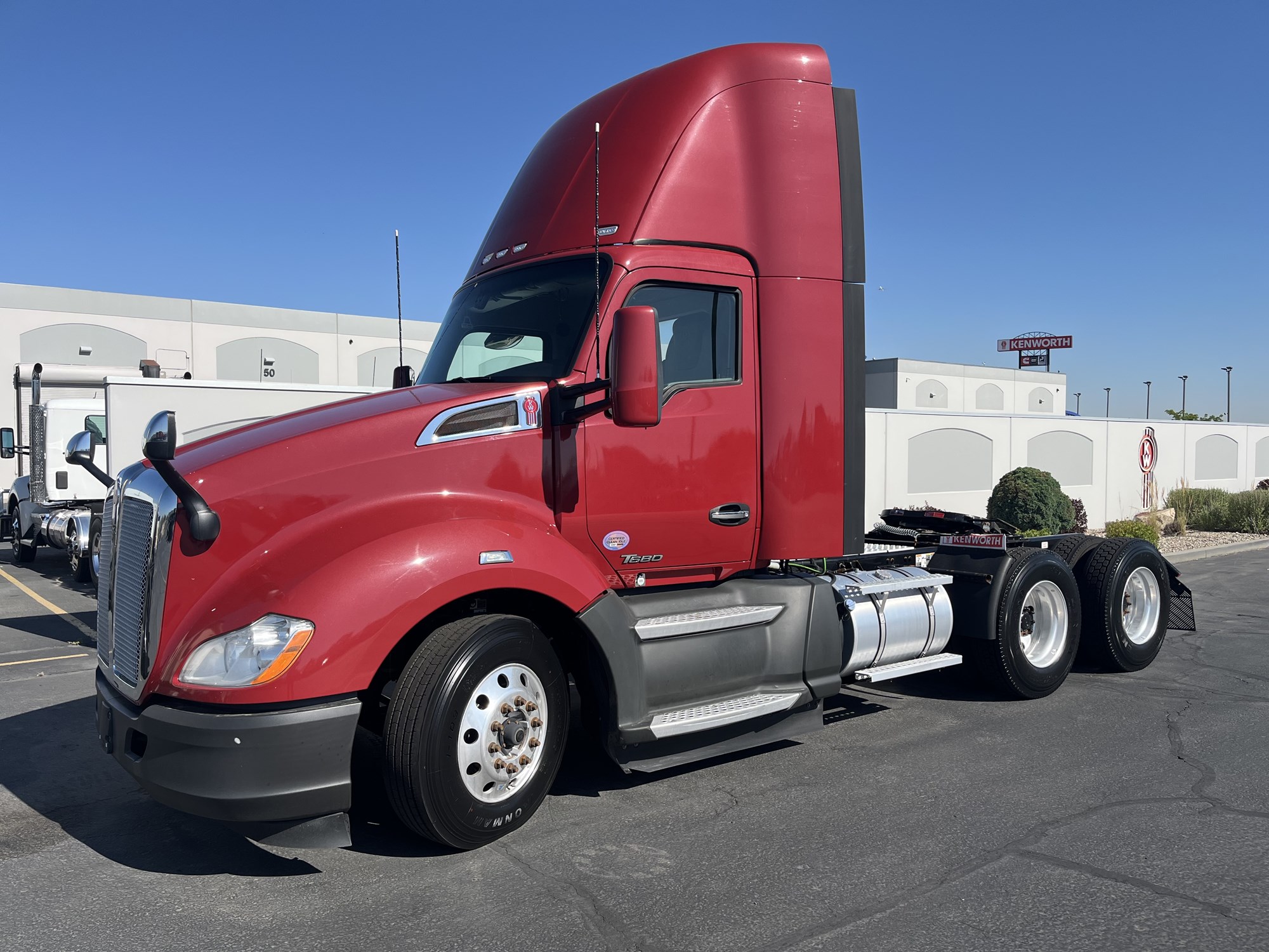 2020 Kenworth T680 - image 1 of 6